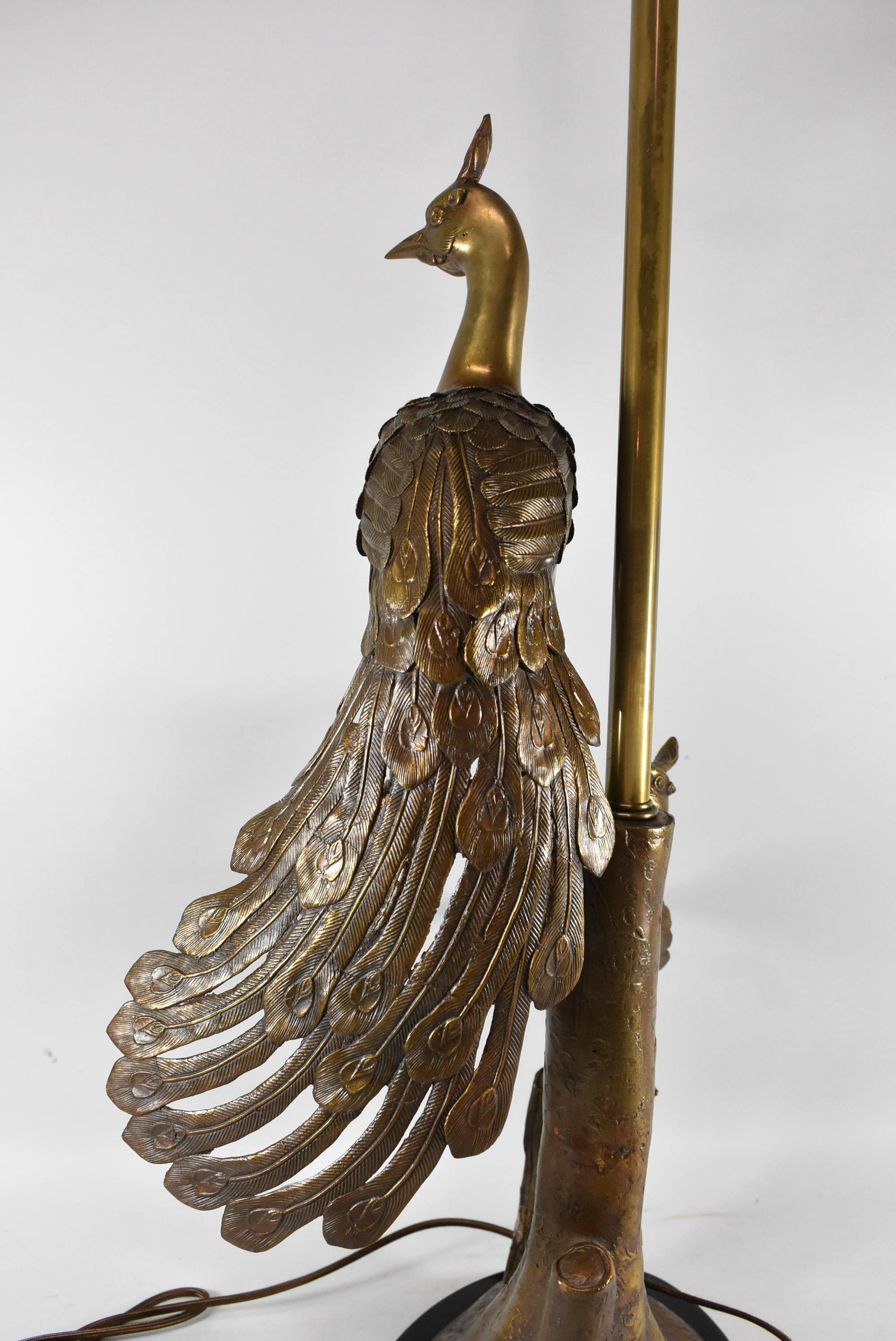 Bronze Pfau Tischlampe Marbro Lamp Co. Ebonisierte Basis (Nordamerikanisch) im Angebot