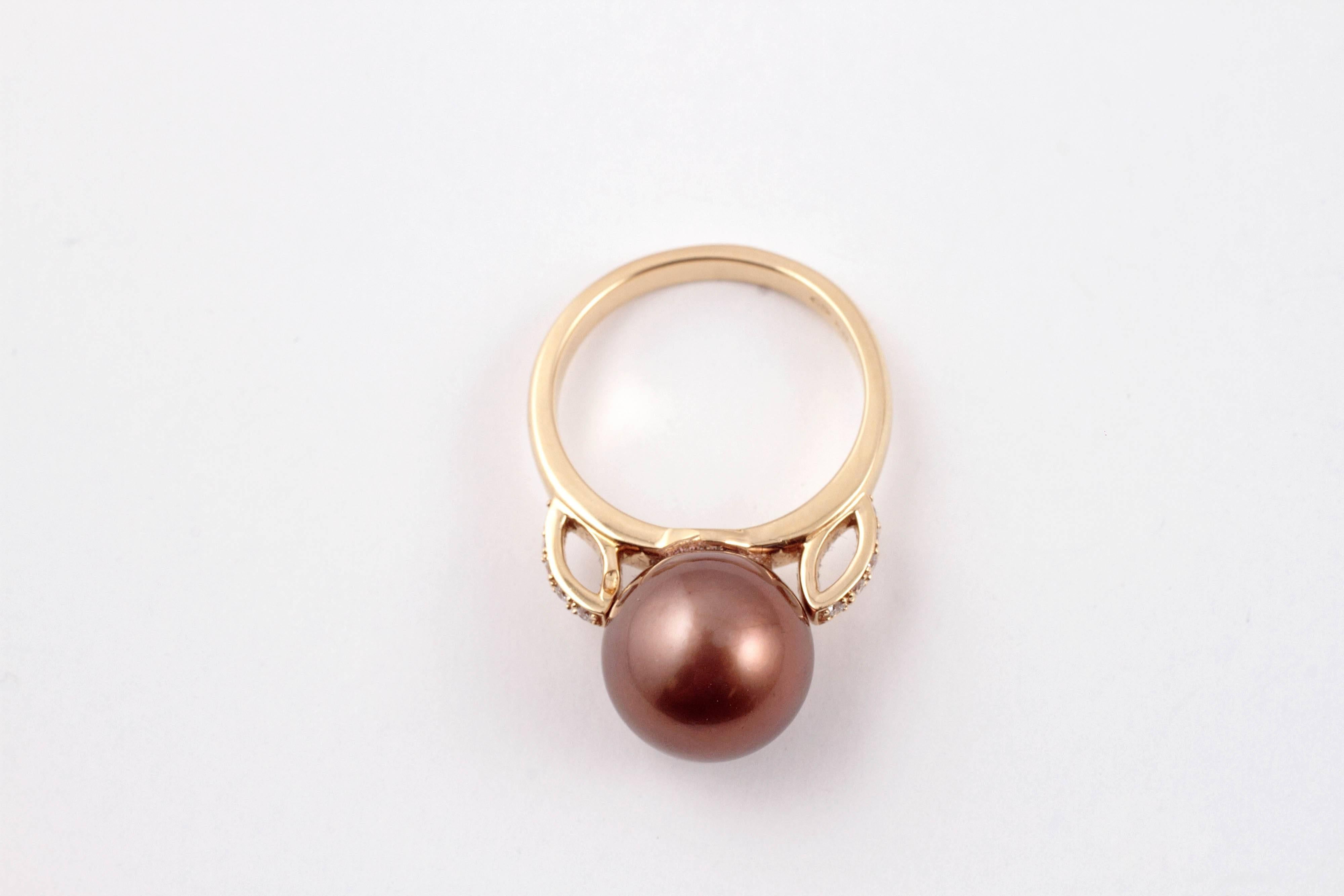 Bronze Pearl Diamond Ring in 18 Karat Gold For Sale 2