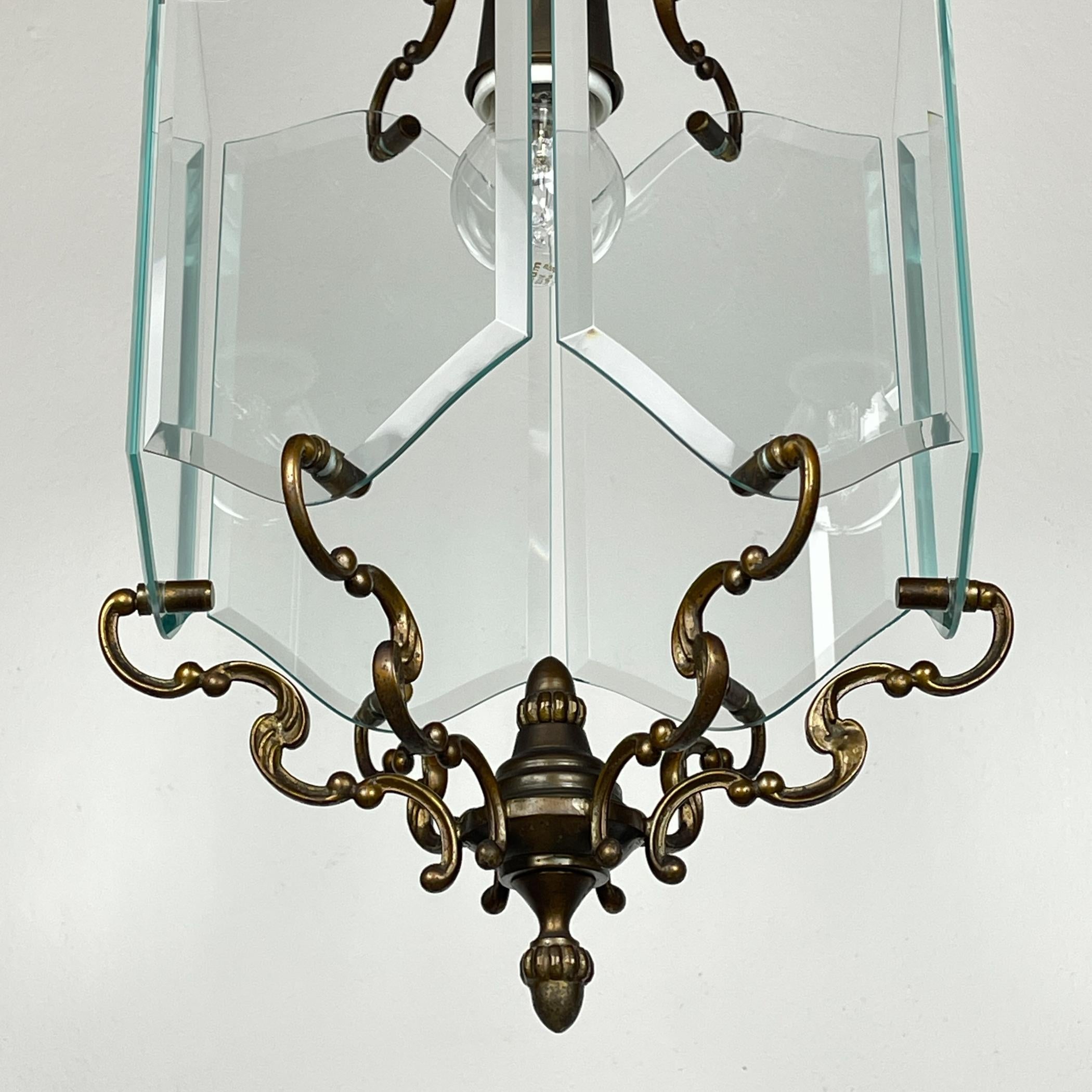 Lampada a sospensione in bronzo, nello stile di Pietro Chiesa Per Fontana Arte, Italia, anni '50 In condizioni buone in vendita a Miklavž Pri Taboru, SI