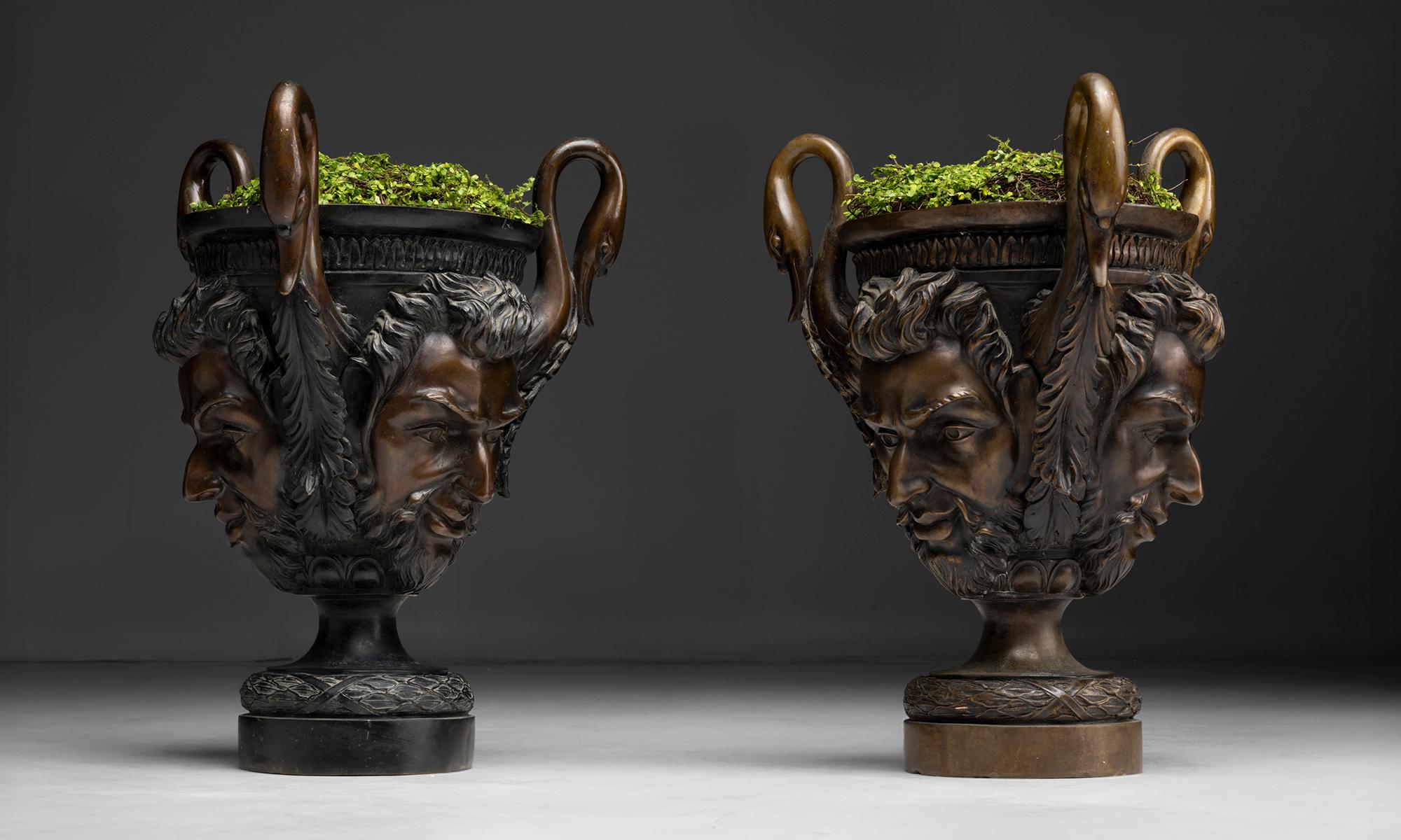 England, 1900
Bronze urn planterns with highly detailed unique faces on each side.
17”dia x 23”h
Ref. GARD785
$ 5,800 ea ( 2 avail )