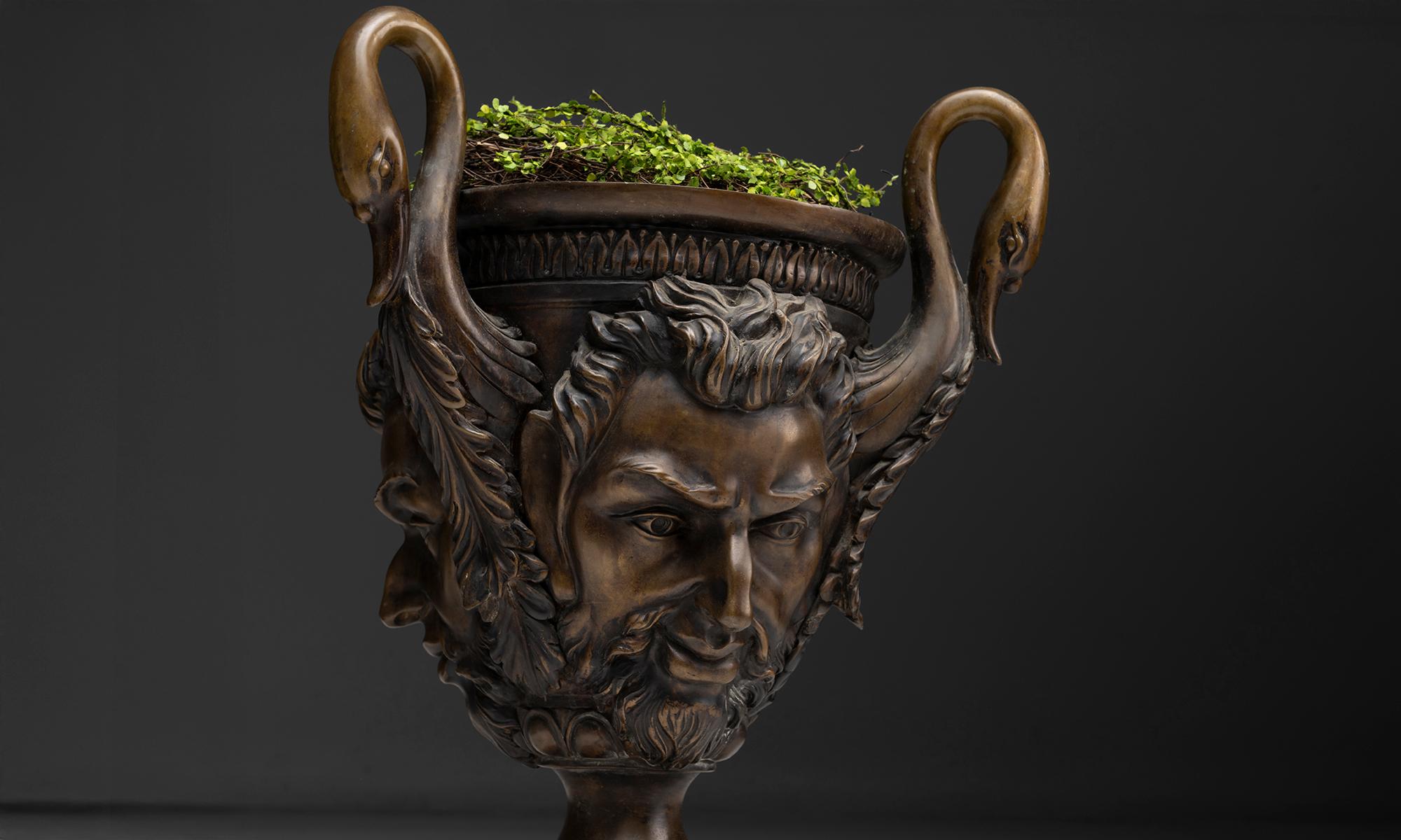 Bronze Planters, England circa 1900 In Good Condition For Sale In Culver City, CA