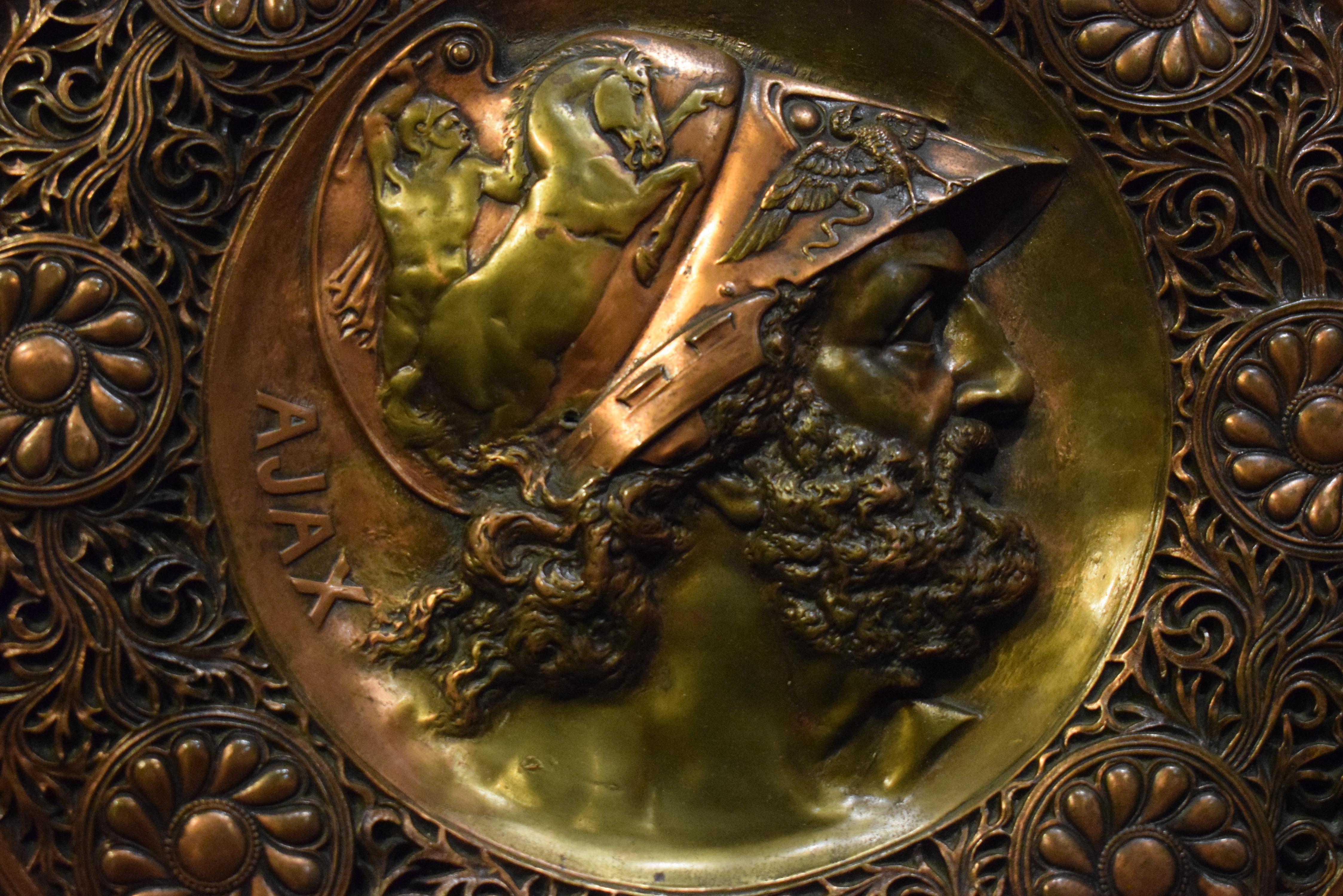 Français Plaque en bronze représentant « Ajax ». en vente