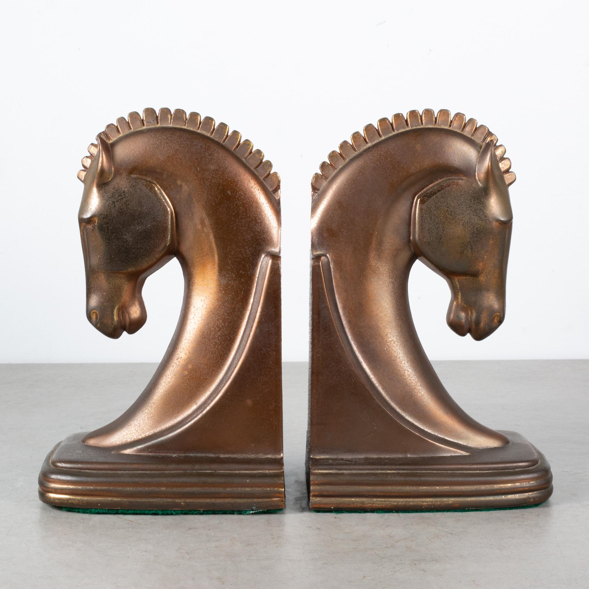 ABOUT

An original pair of Art Deco Trojan horse bookends manufactured by Dodge Trophy Inc. Los Angeles California USA. Both pieces have retained their original bronze finish and are in good condition with appropriate patina for their age.