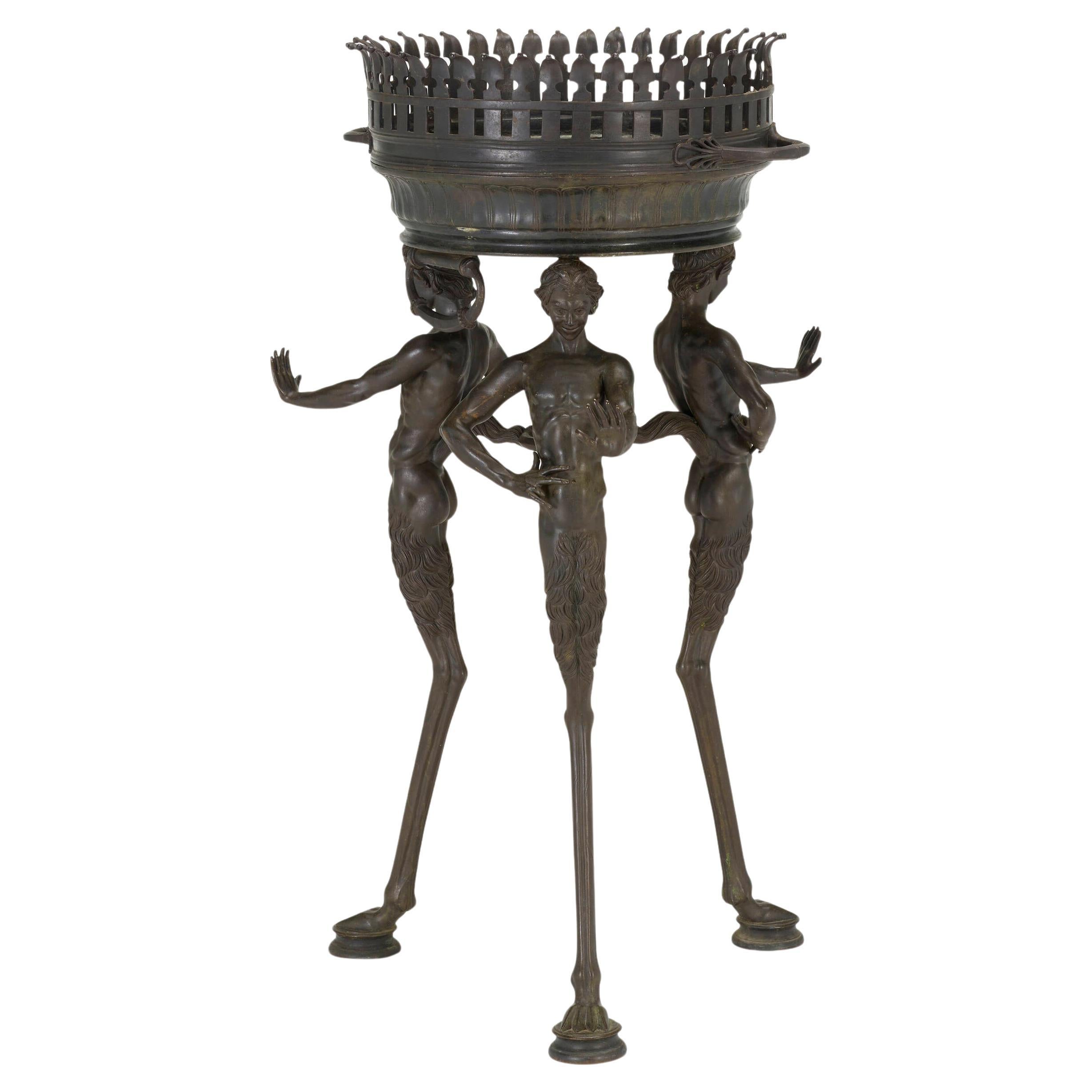 Bronze Pompeian Athénienne-Jardinière attributed to Sabatino De Angelis & Fils in vendita