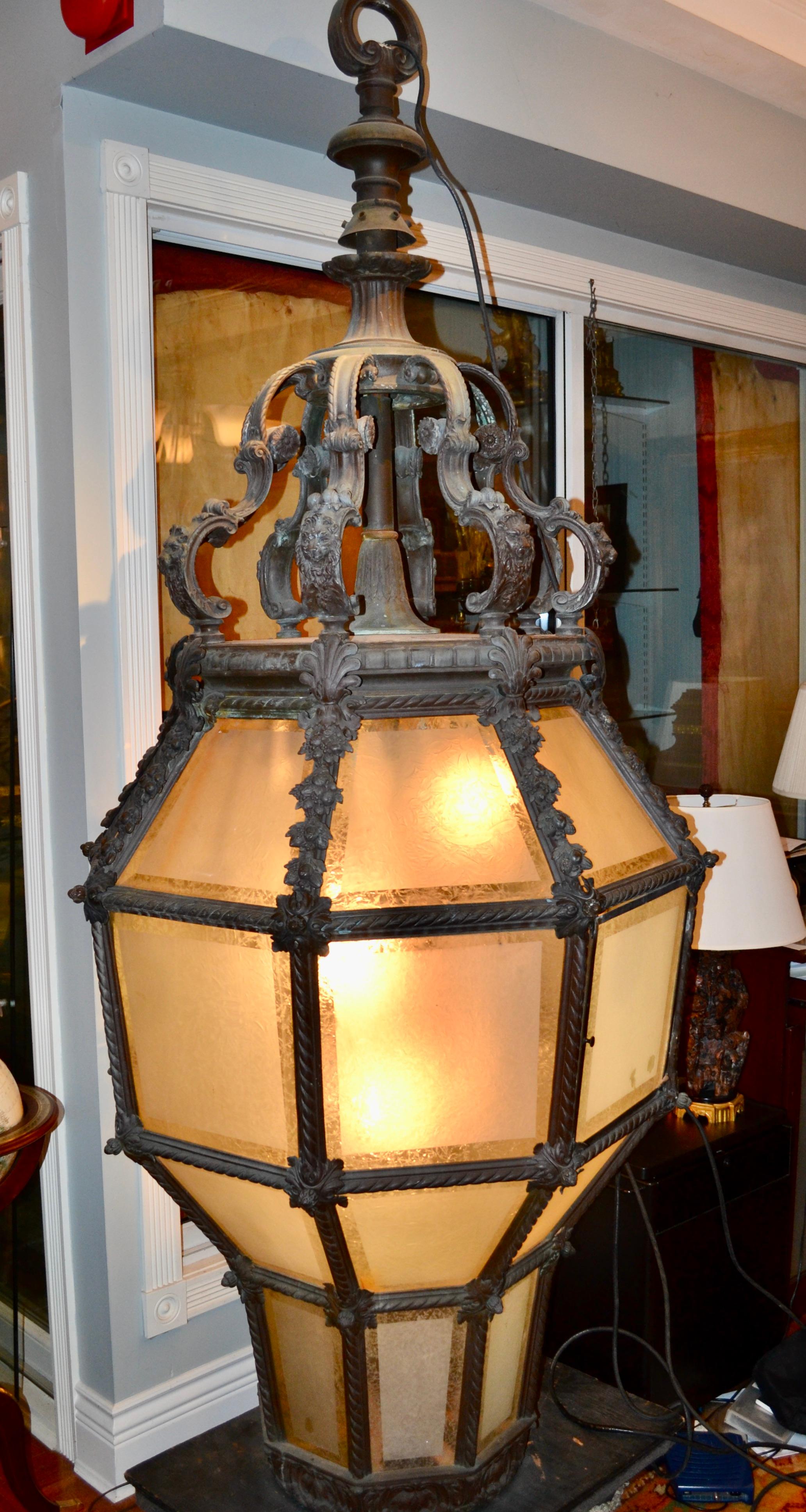  Monumental Bronze Porte Cochere or Porch Lantern In Good Condition For Sale In Vancouver, British Columbia