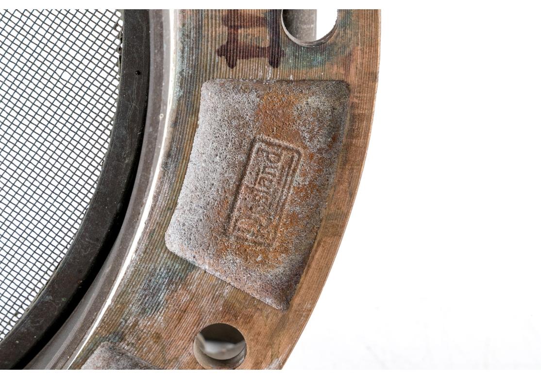 Hublot en bronze avec moustiquaire #1 en vente 6