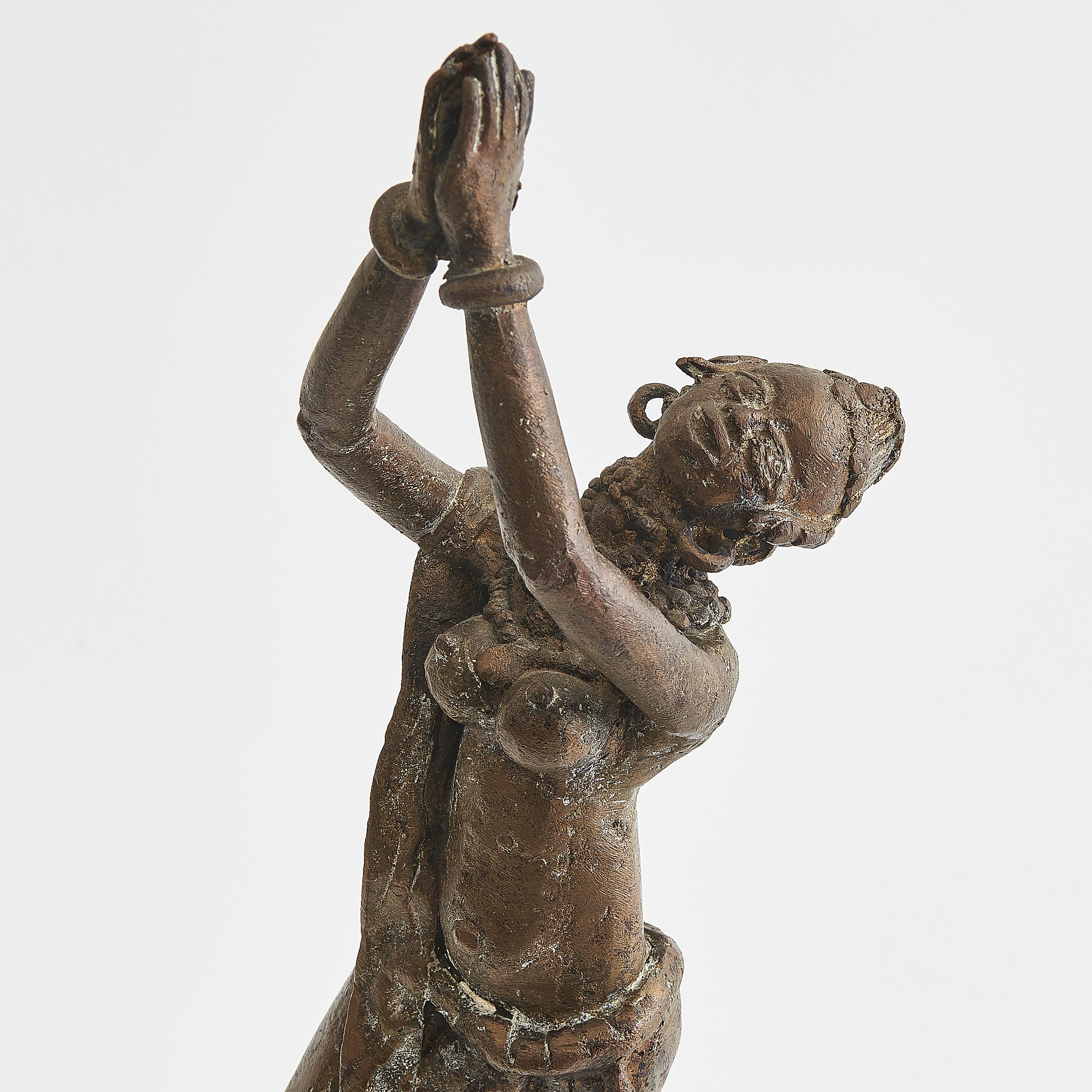 Bronze „Prayer Hands“ Fraufigur aus Bronze im Angebot 1