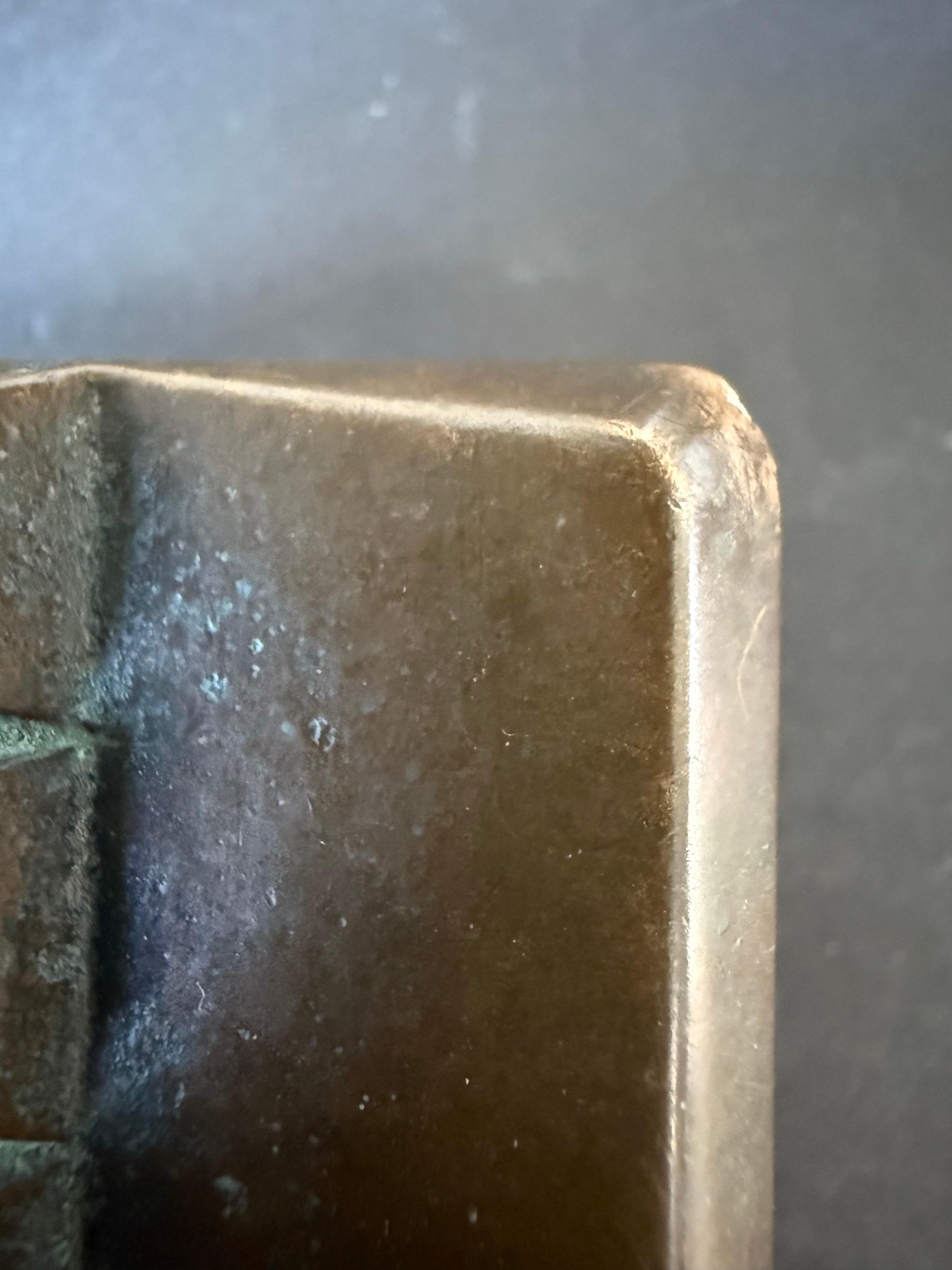 Bronze Push-Pull Door Handle with Raised Block Pattern For Sale 4