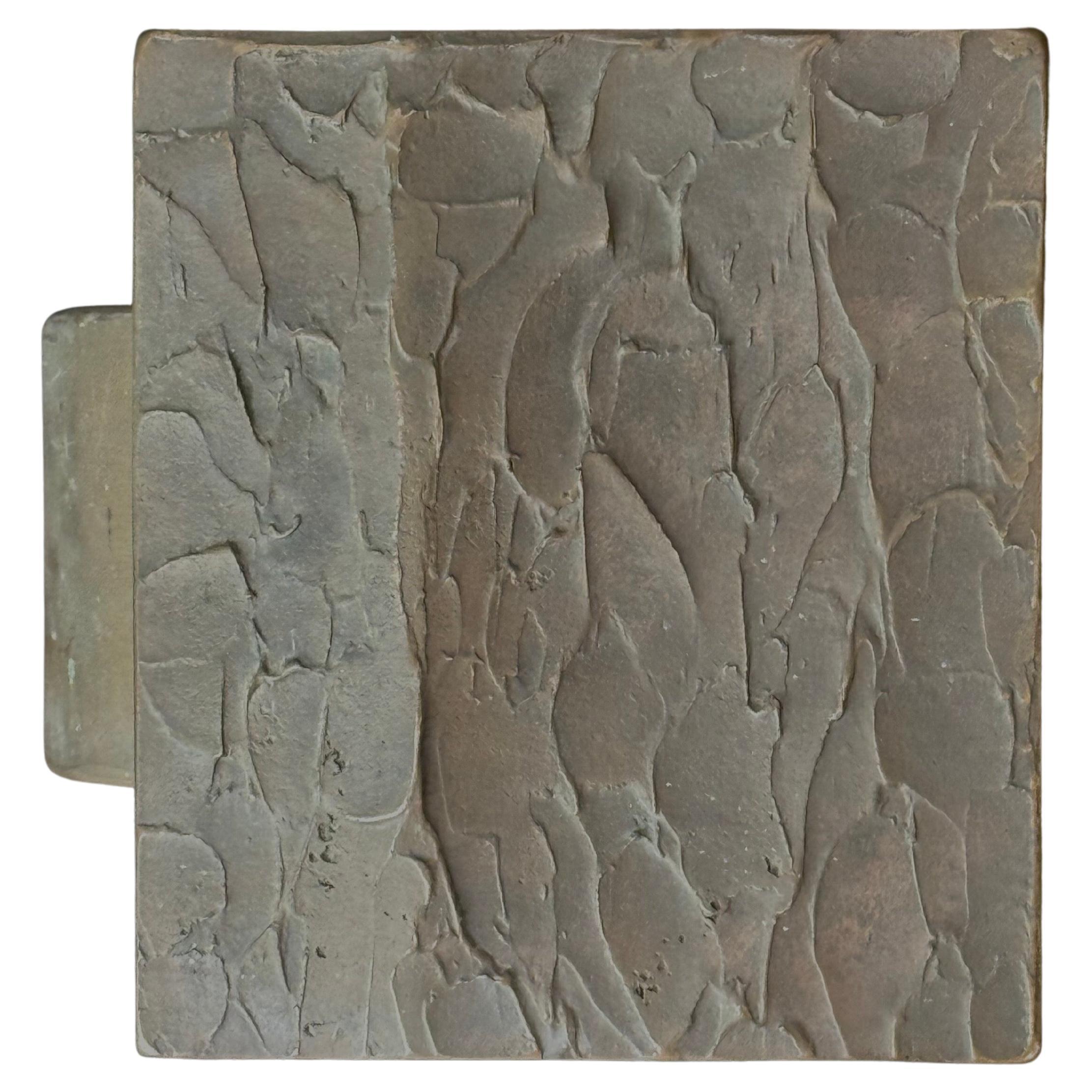 Tirador de bronce con diseño texturado y contorneado, Siglo XX en venta