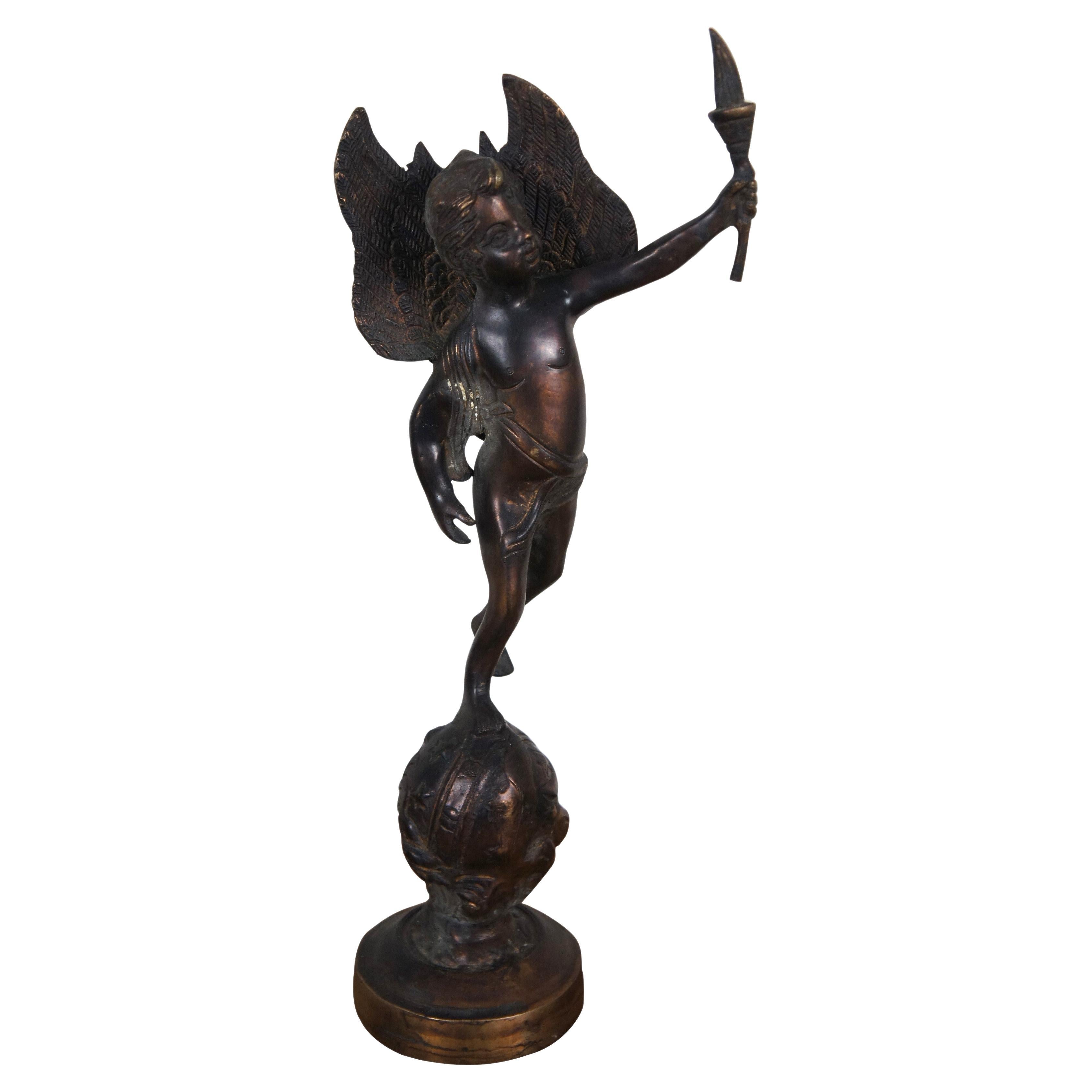Sculpture globe Putto Cupidon Angel Torchiere en bronze d'après Emile Bruchon 17"