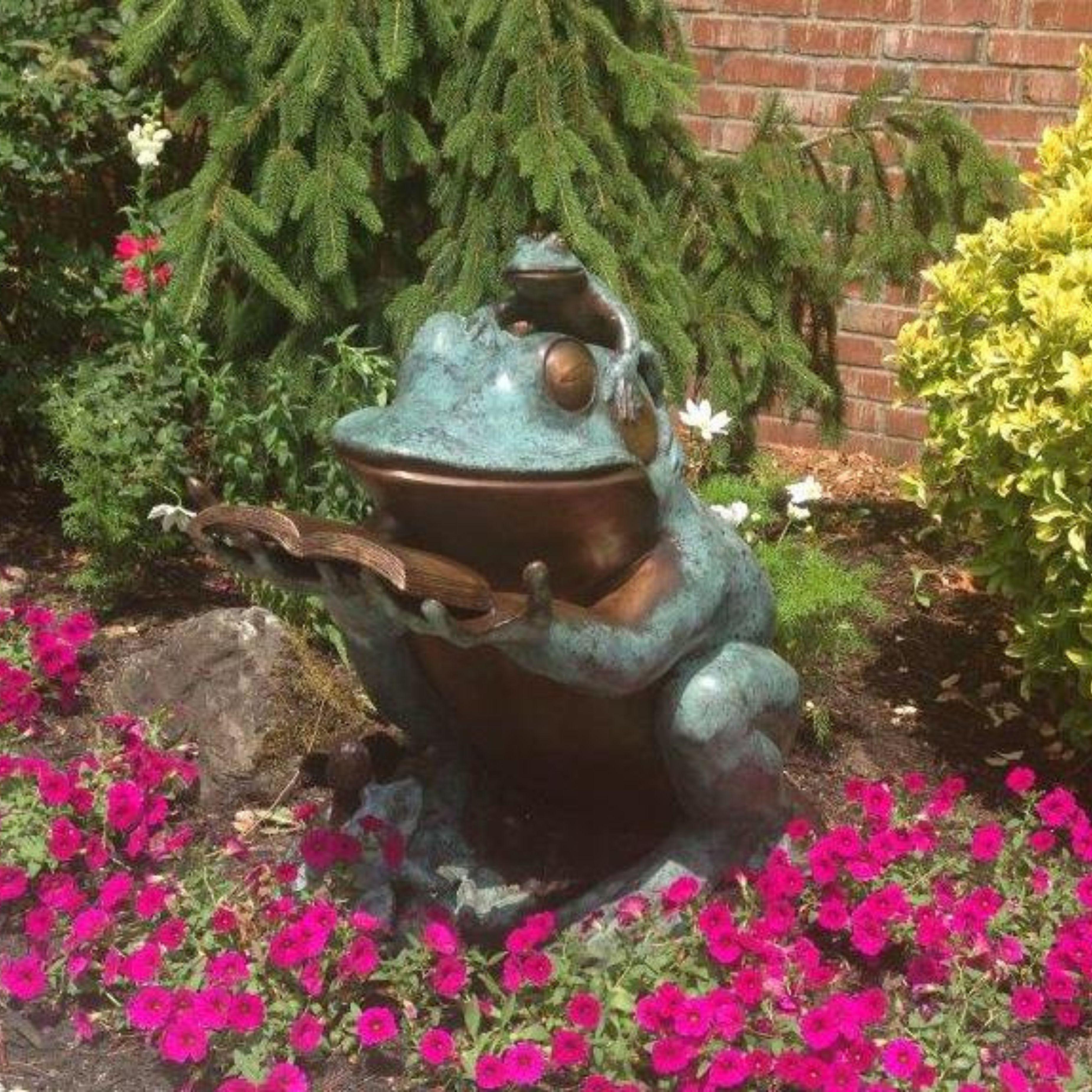 reading frog garden statue