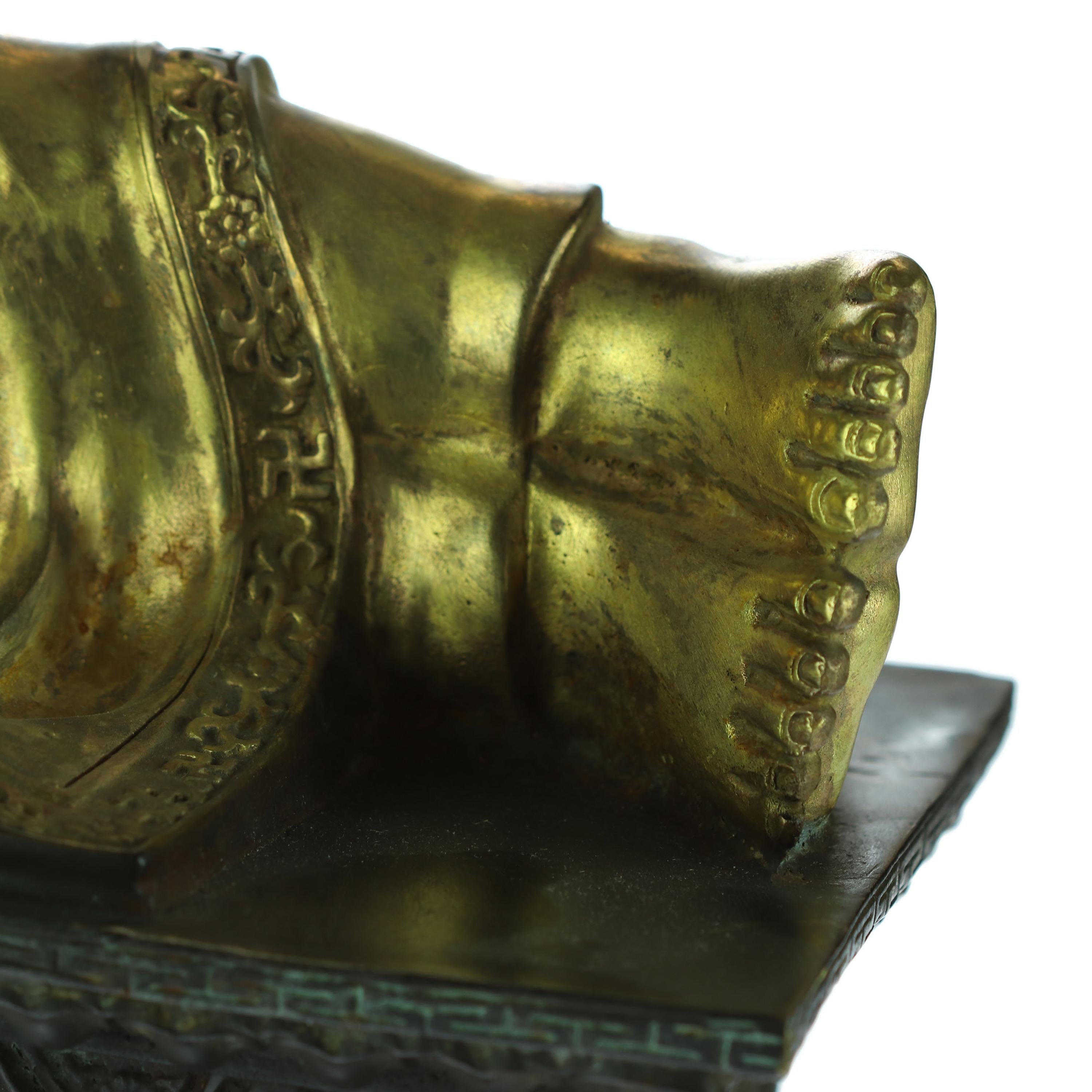 Hand-Carved Bronze Reclining Sleeping Buddha Thailand Buddhism Nirvana Meditation Sculpture For Sale