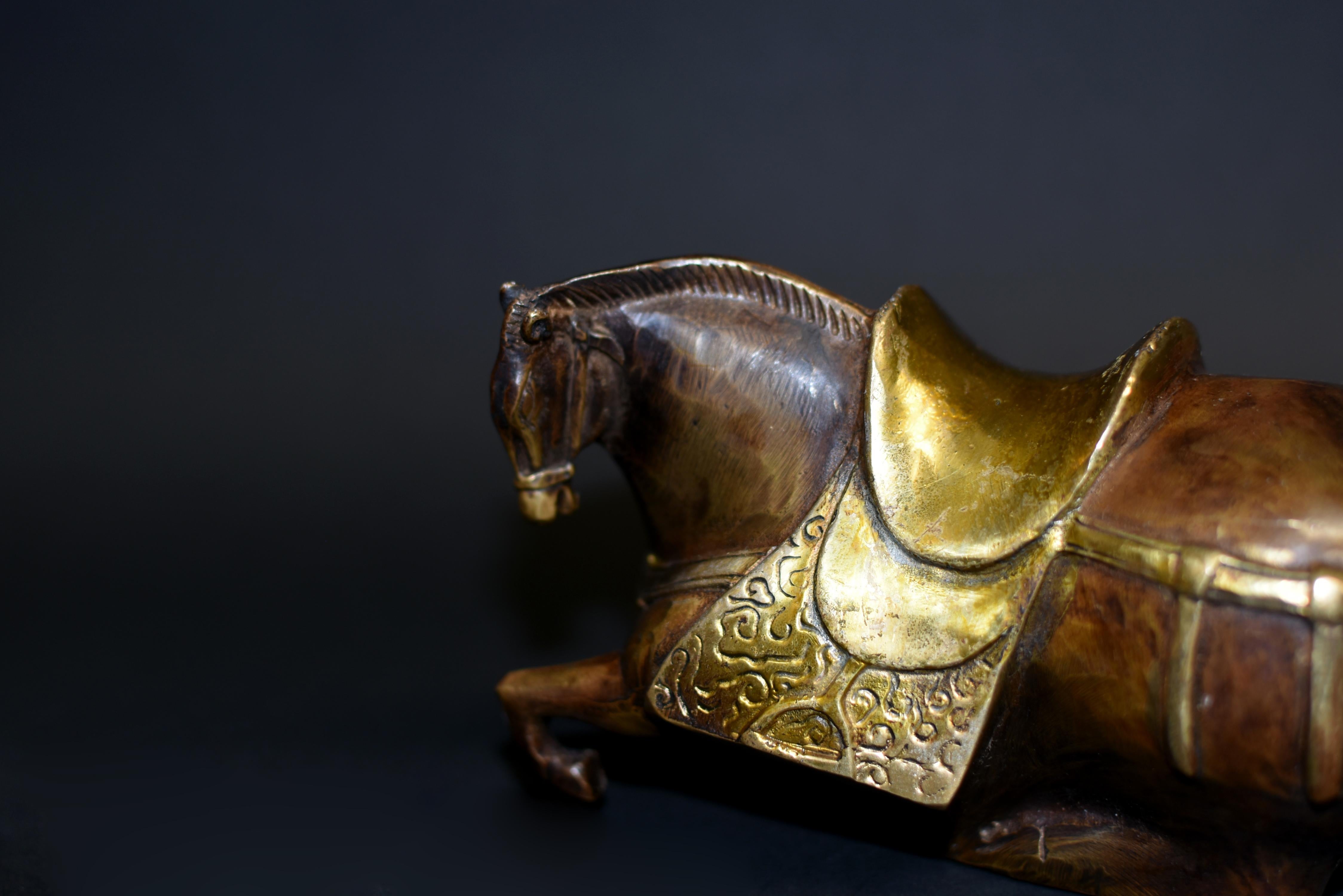Bronze Recumbent Horse Han Style with Gilded Saddle For Sale 5