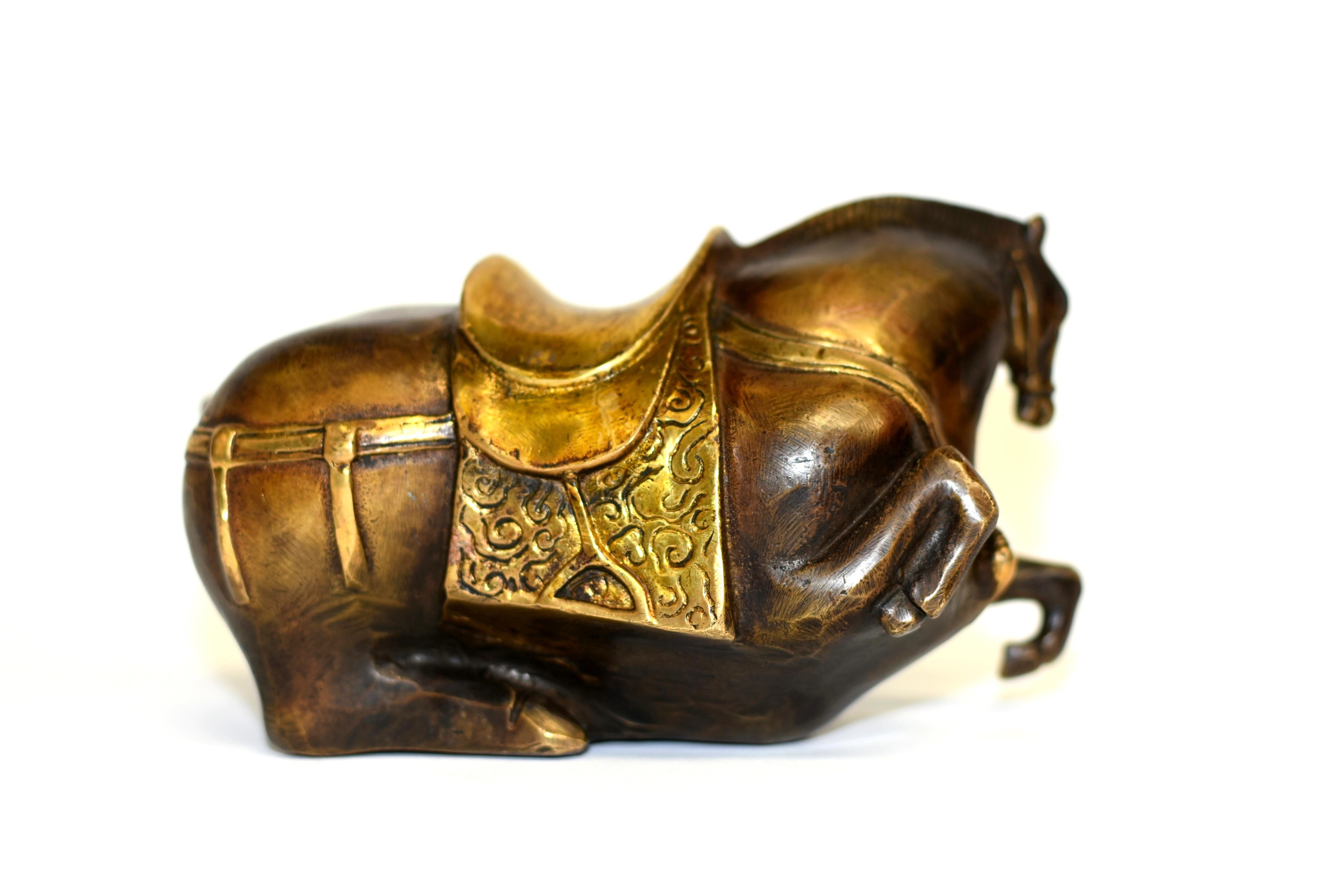 royal gilded saddle