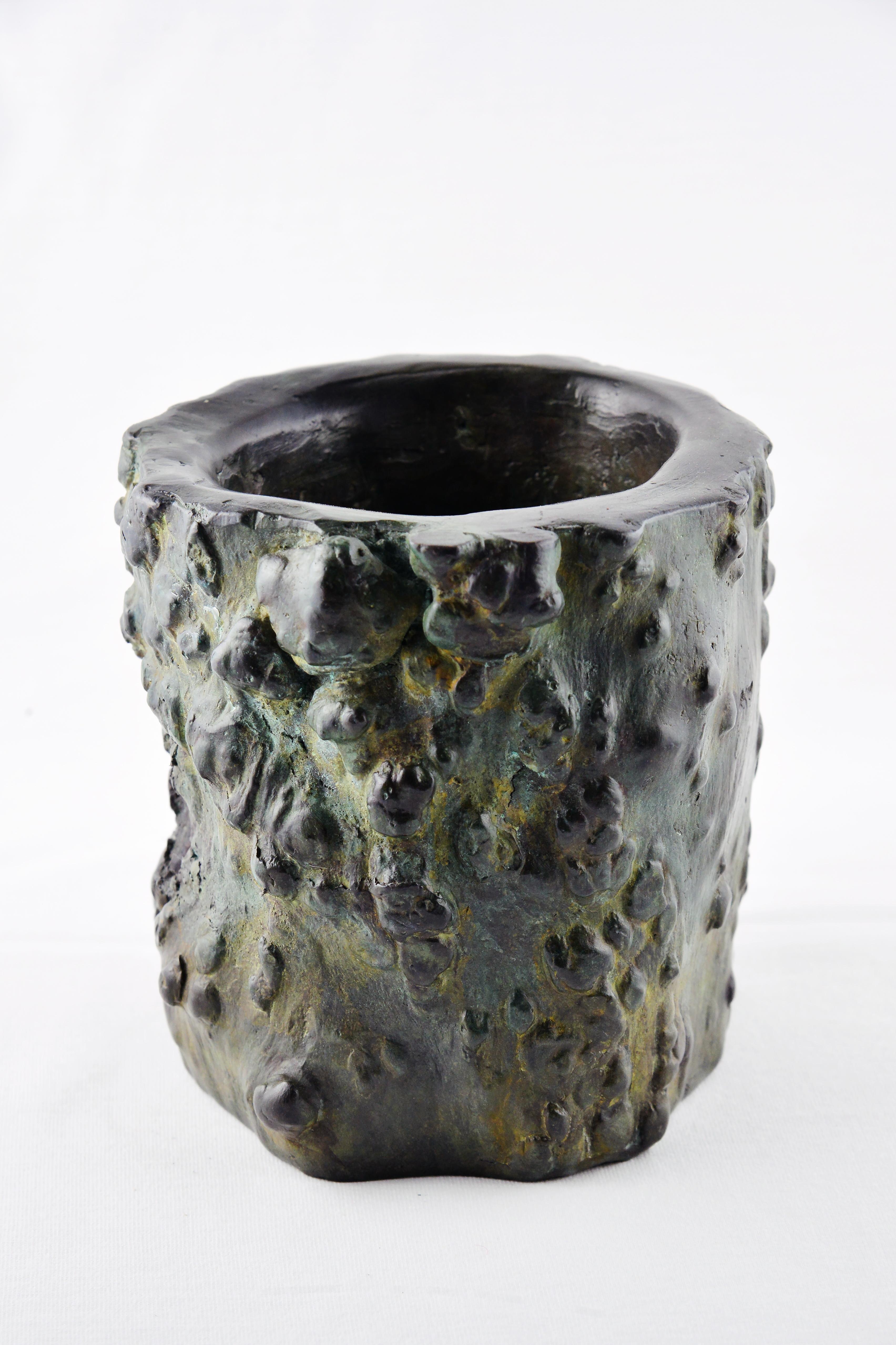 Bronze reproduction of a 17th Century Chinese Brush Pot by Armando Benato
Sand cast bronze, by Armando Benato
Dimension: Ø13.5 x 13.4 cm  5.31 x 5.28 in
stamped with P.Tendercool logo at bottom.

Chinese brush pots hold a special place in the rich