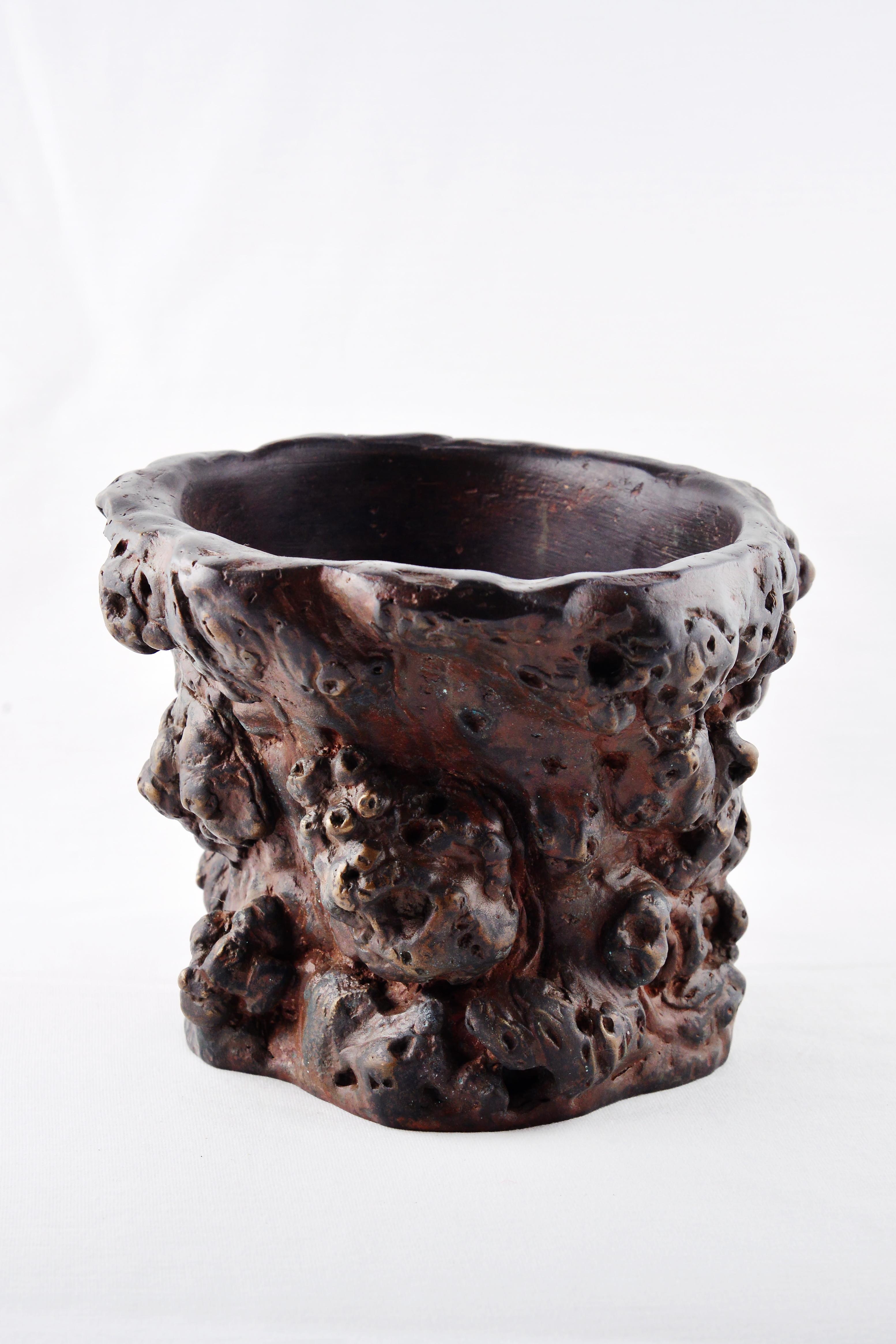 Bronze reproduction of a 17th Century Chinese Brush Pot by Armando Benato
Sand cast bronze, by Armando Benato
Dimension: Ø18.8 x 13.8 cm | 7.4 x 5.43 in
stamped with P.Tendercool logo at bottom.

Chinese brush pots hold a special place in the rich
