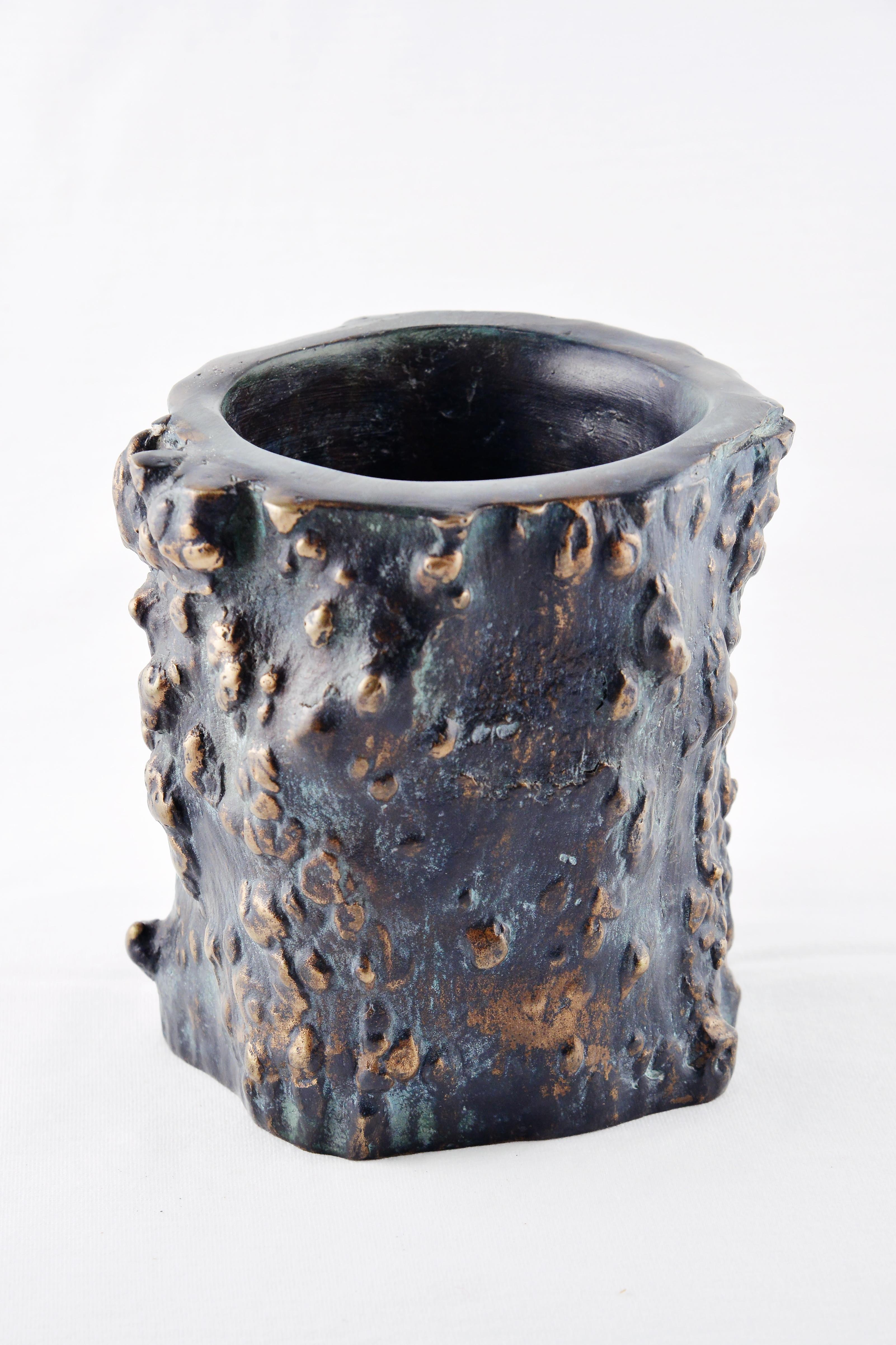 Cast Bronze reproduction of a 17th Century Chinese Brush Pot by Armando Benato For Sale