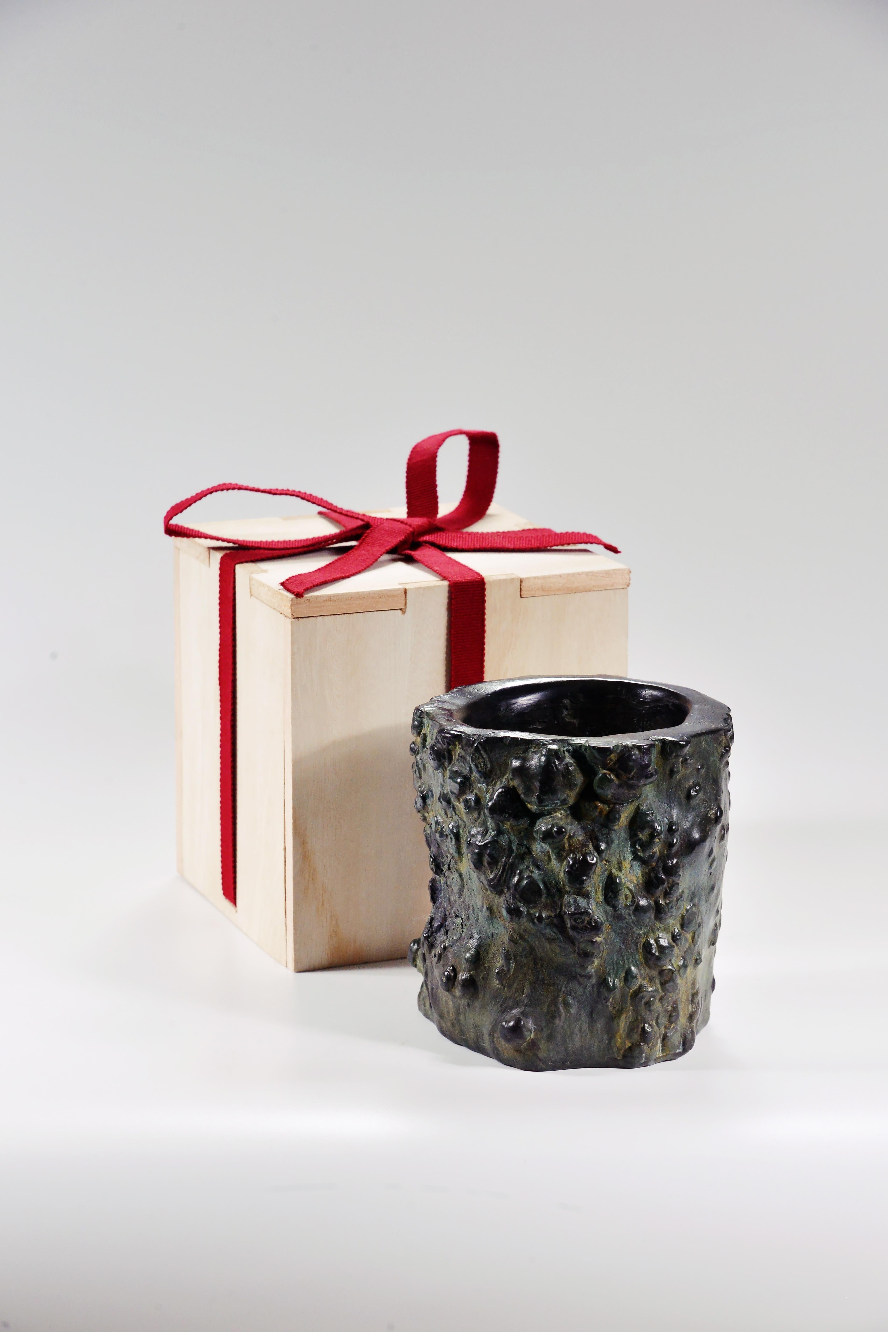 Contemporary Bronze reproduction of a 17th Century Chinese Brush Pot by Armando Benato For Sale