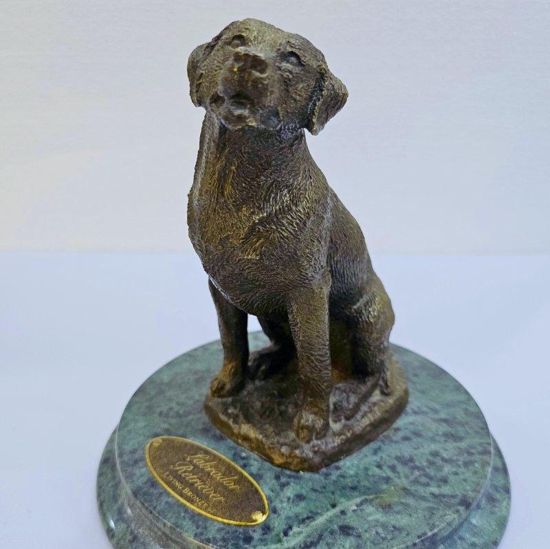 Bronze Reithund-Skulptur mit künstlerisch signiertem und nummeriertem Zertifikat, beigefügt (Unbekannt) im Angebot