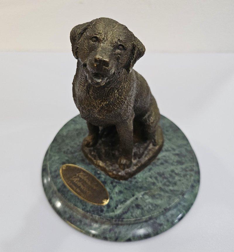 Bronze Reithund-Skulptur mit künstlerisch signiertem und nummeriertem Zertifikat, beigefügt (20. Jahrhundert) im Angebot