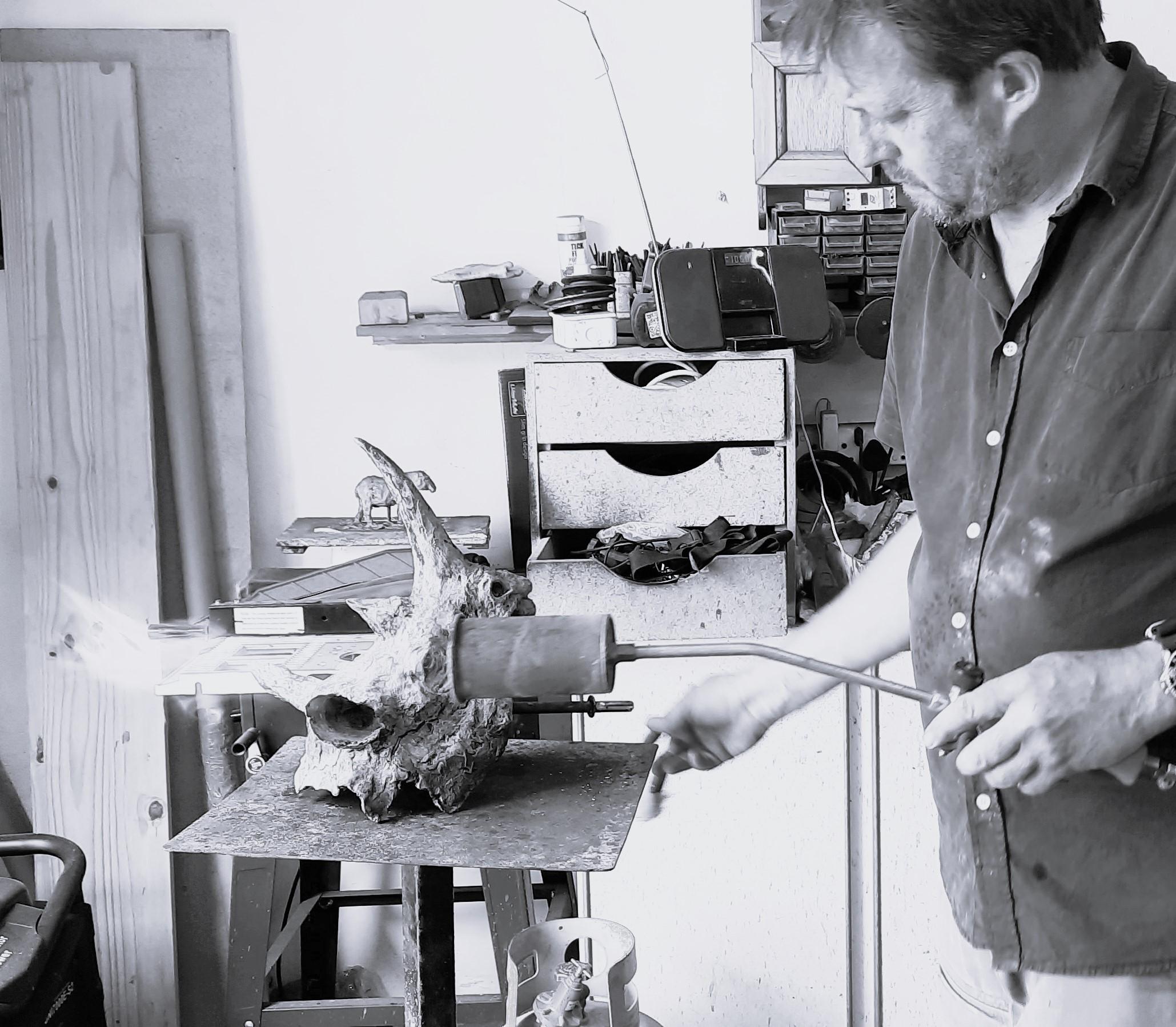 Scultura di bronzo con busto di rinoceronte in vendita 2