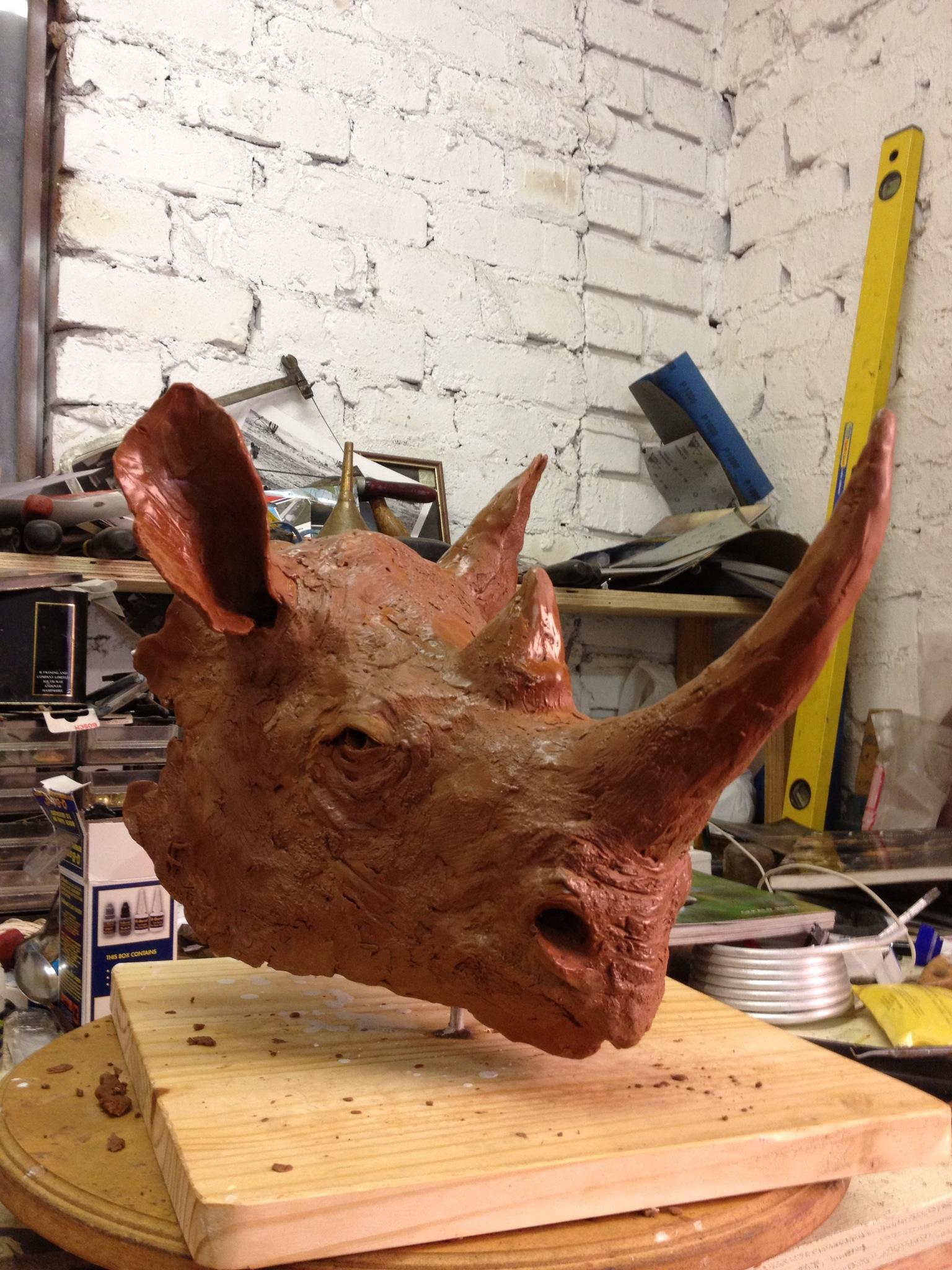 Sudafricano Scultura di bronzo con busto di rinoceronte in vendita