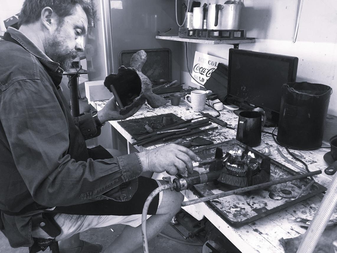 XXI secolo e contemporaneo Scultura in bronzo del busto di rinoceronte nero in vendita