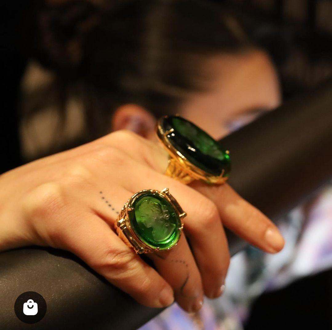 Bronze ring embellished with 24 KT gold plating, with Green  Muranoglass Cameo In New Condition For Sale In Firenze, Toscana