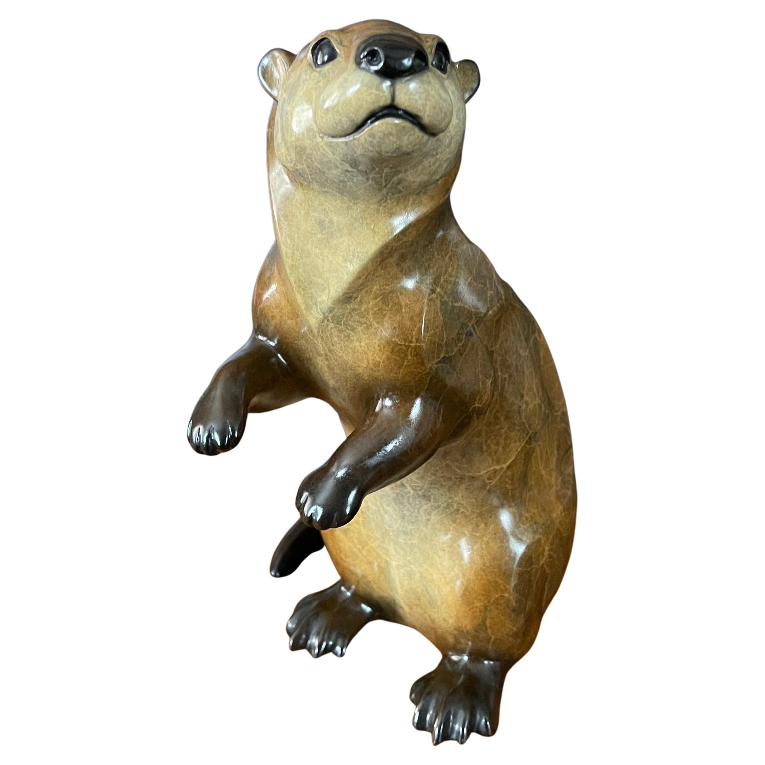 Sculpture de loutre de rivière en bronze en édition limitée intitulée 