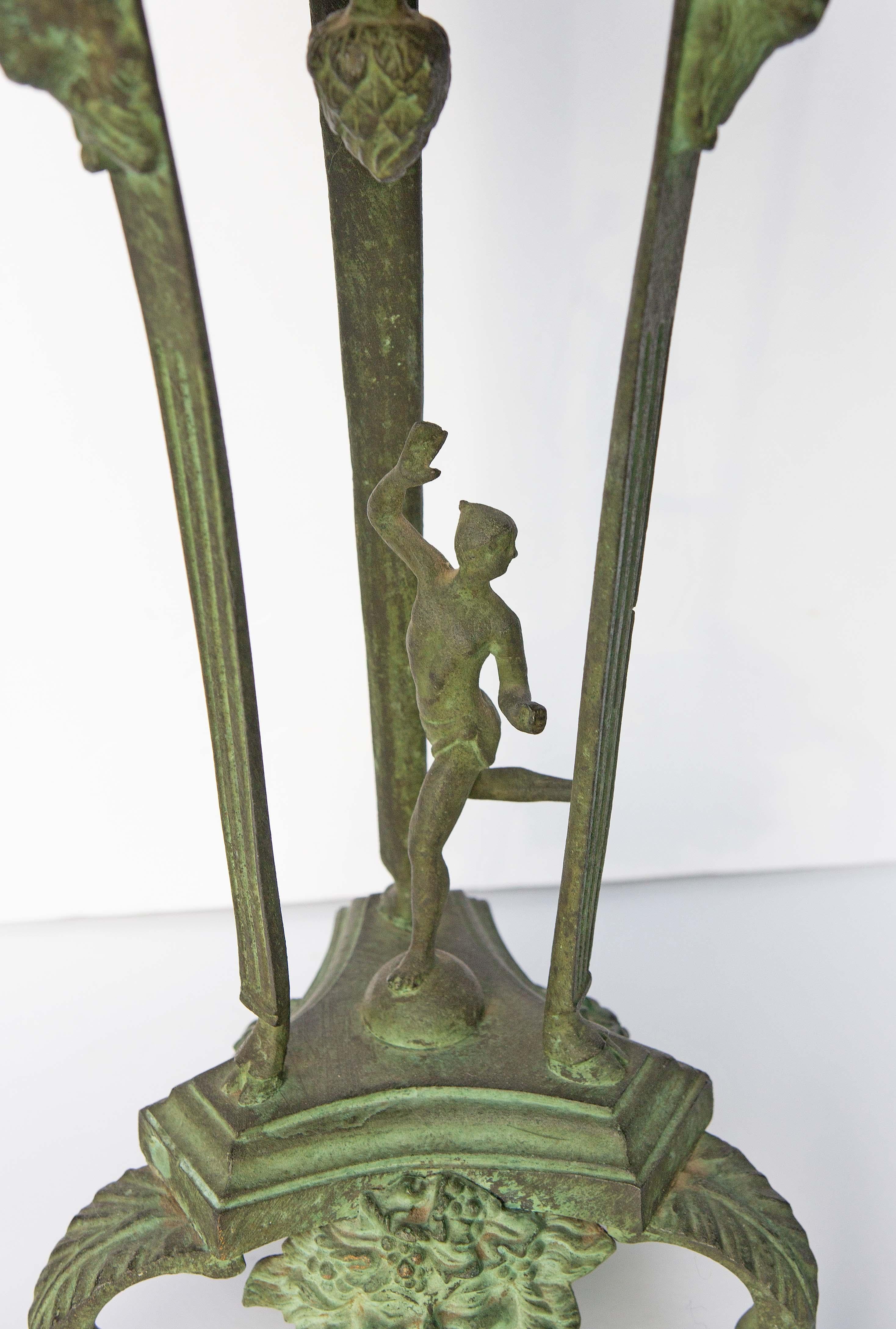 Bronze Lampe à huile romaine en bronze Mercure et grues volantes Grand Tour en vente