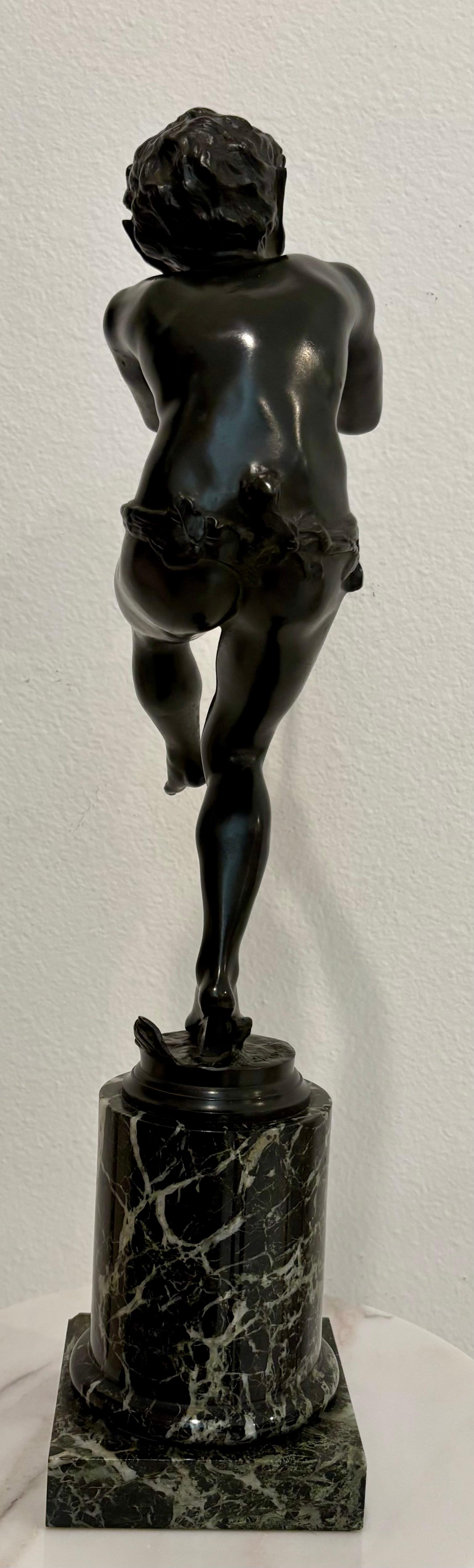 Bronzo Scultura di satiro in bronzo su base di marmo di Edouard Drouot (1859-1949) in vendita