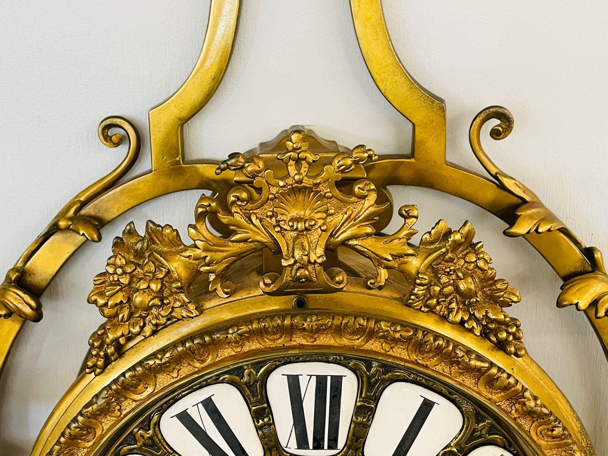 Français Horloge murale ou de cheminée en bronze. Lerolle Frères, Paris, rare, inhabituel en vente