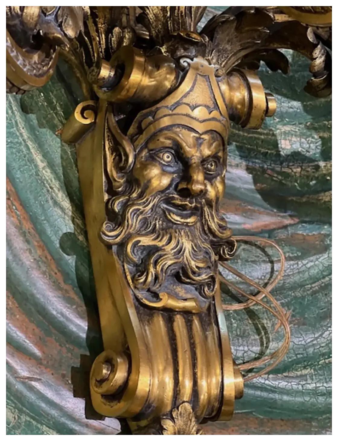 Sconcese in bronzo con maschere di Bacco in vendita 4
