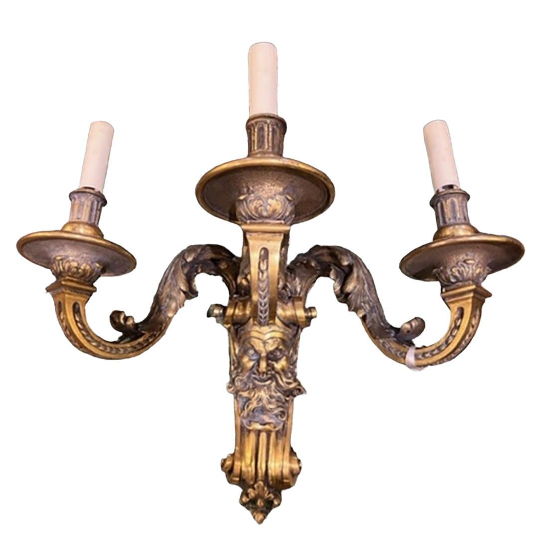 Legno Sconcese in bronzo con maschere di Bacco in vendita