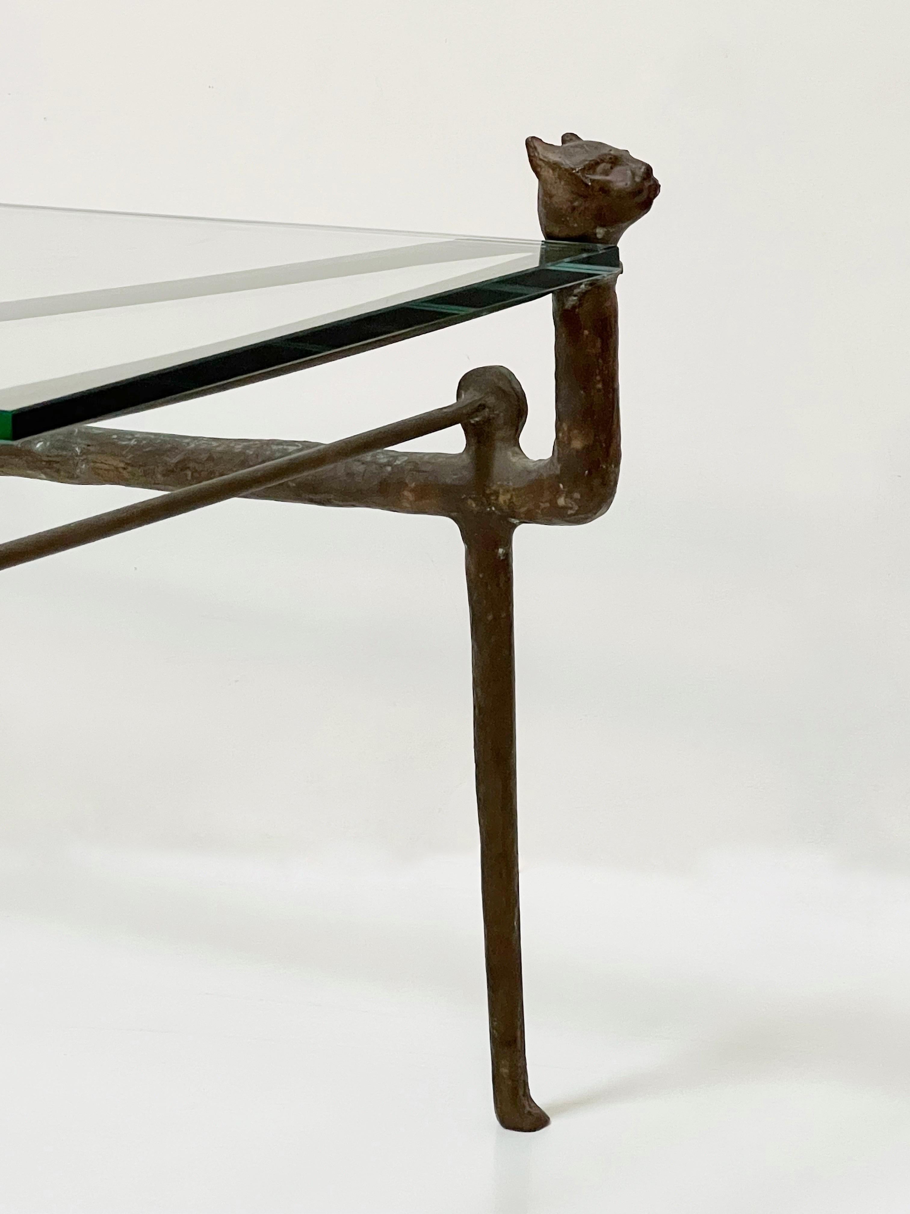 Américain Table basse sculpturale des chats de style Giacometti en vente