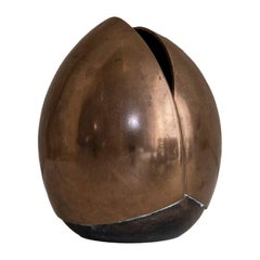 Jarrón escultural de bronce firmado por Esa Fedrigolli, Italia, década de los 70