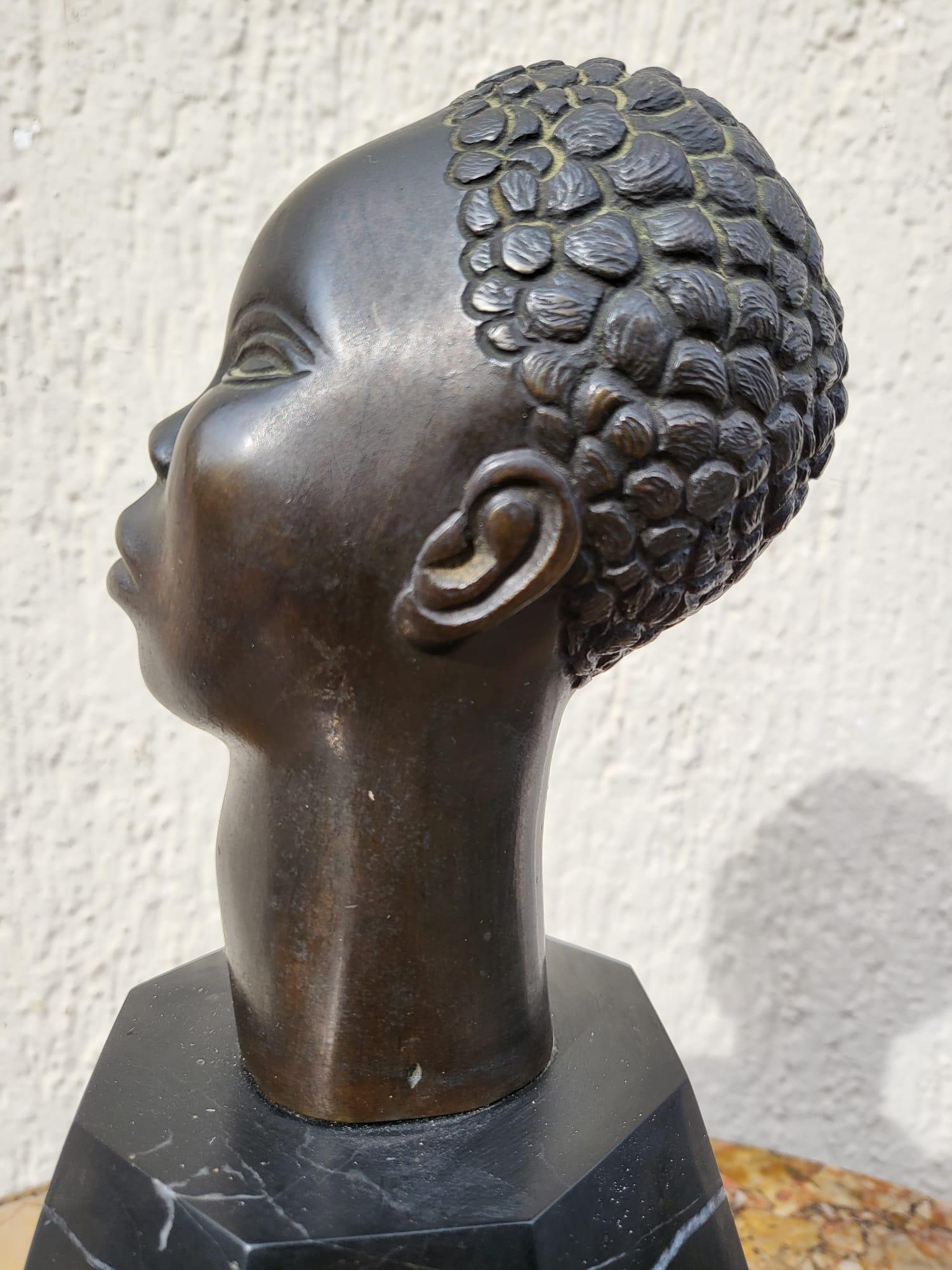 Bronze Sculpture, African Head, On Base, 20th Century In Good Condition In MARSEILLE, FR