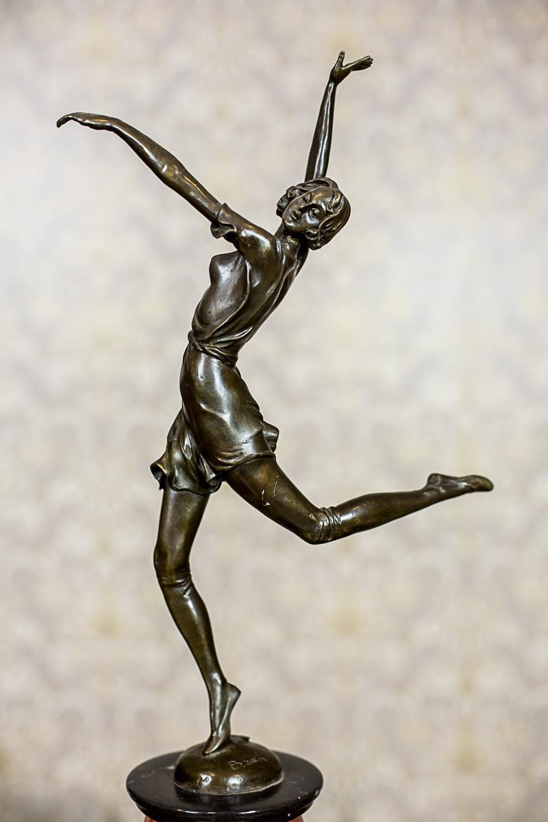 We present you this bronze sculpture by B. Zach on a marble base. There is the stamp of the 