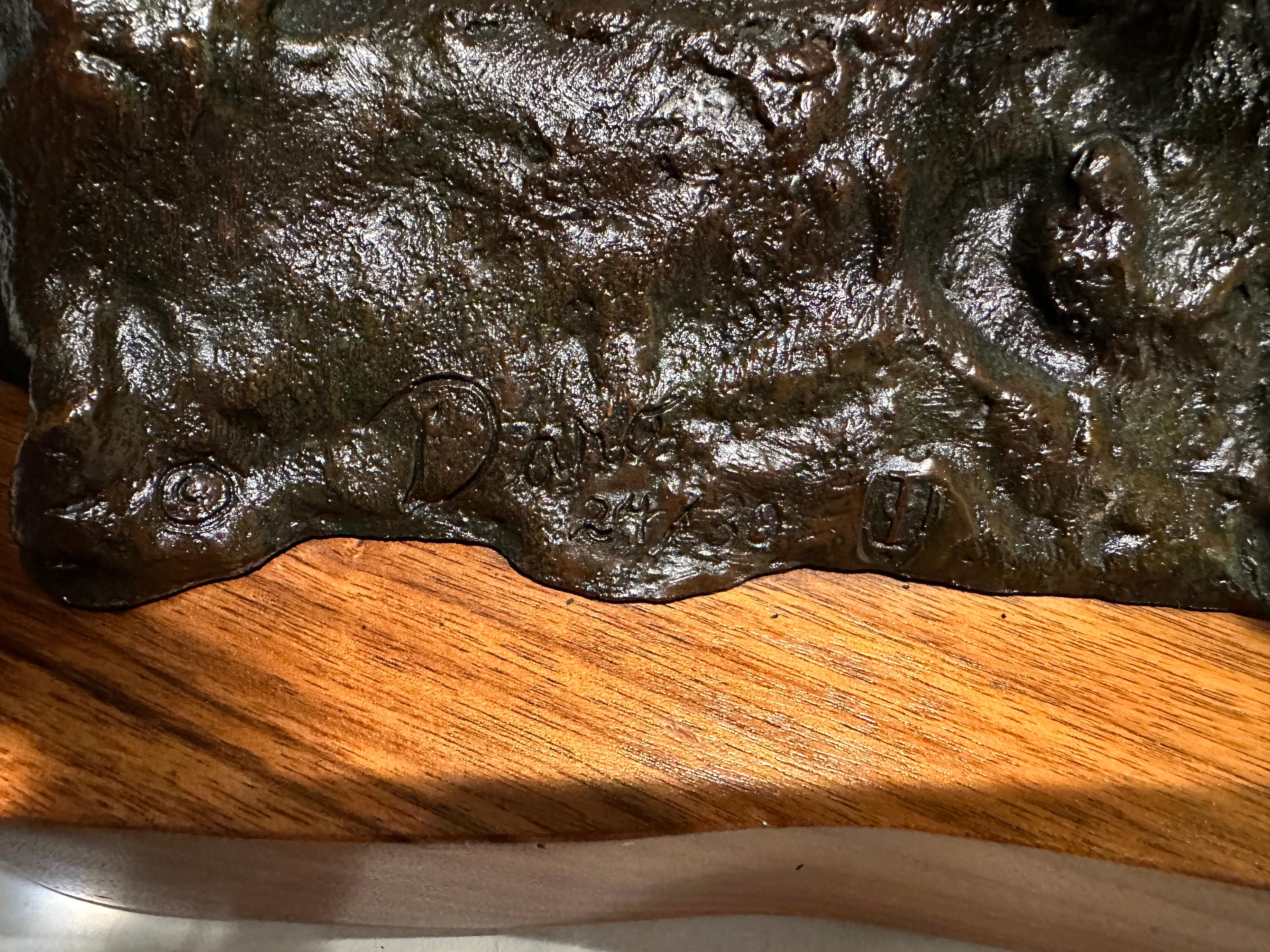 Scultura in bronzo di Daro Flood 