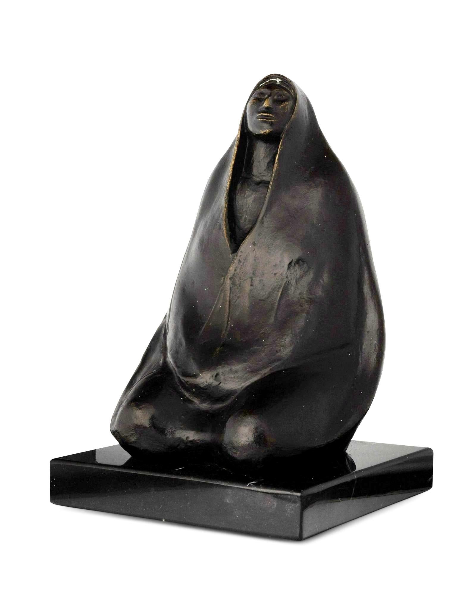Voici une exquise sculpture en bronze de l'artiste mexicain renommé Jorge Luis Cuevas, né au Mexique en 1922. Cette pièce remarquable met en valeur le style unique de l'artiste et sa maîtrise de la sculpture, ce qui en fait un véritable trésor de