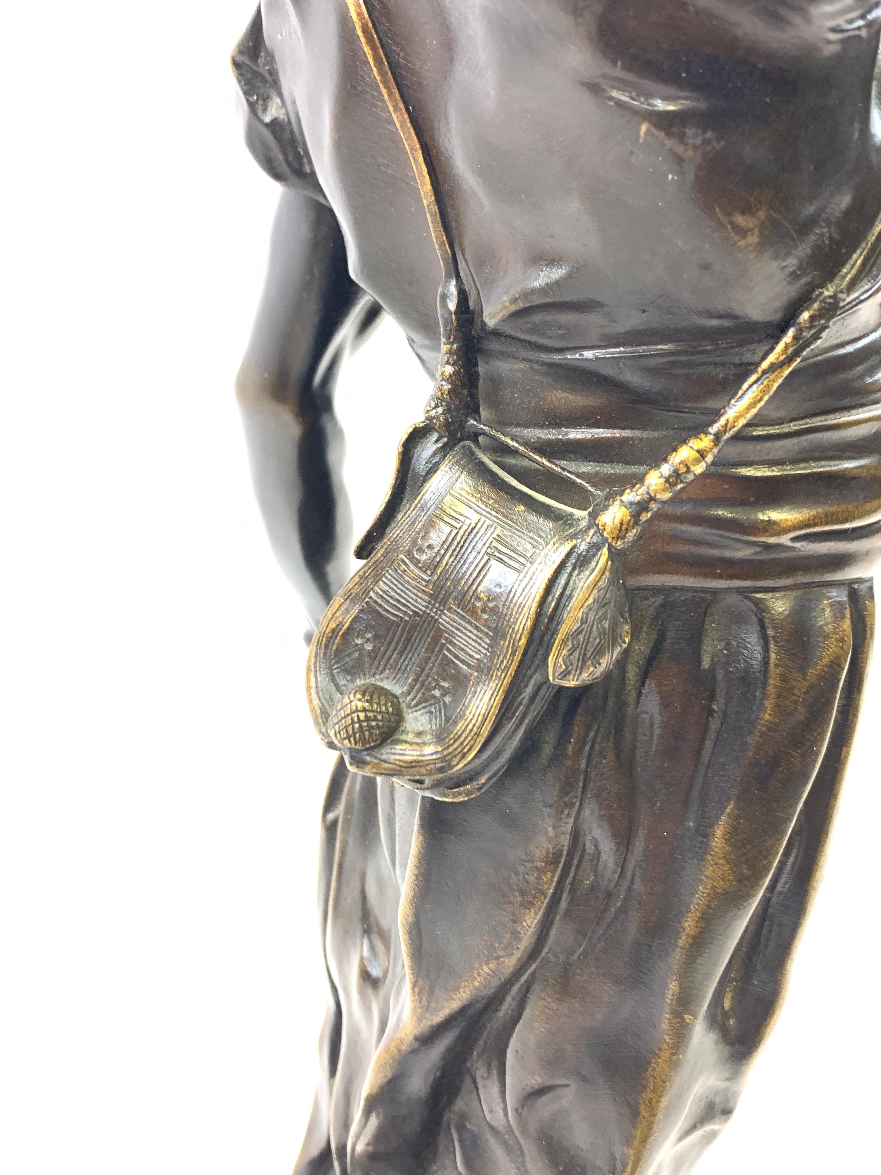 XIXe siècle Sculpture en bronze de Pierre Jules Mne, Le fauconnier arabe en vente