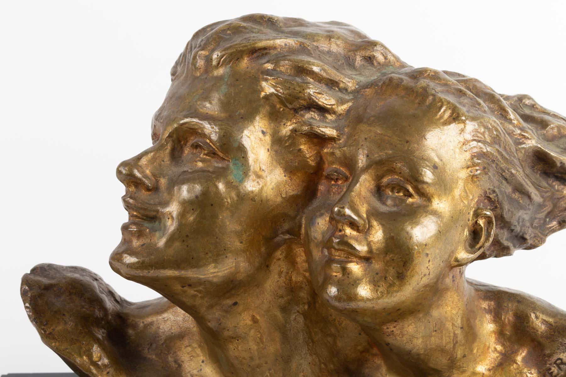 Bronze sculpture by R. Varnier, gilt bronze on a marble base. Art Deco, 1930.
Measures: H 28 cm, L 36cm, W 13 cm.