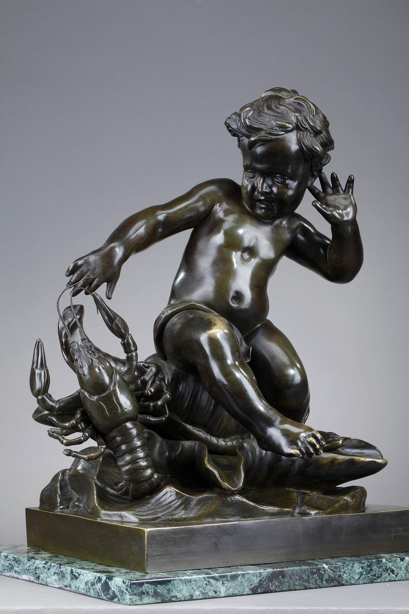 Français Sculpture en bronze d'un enfant pincé par un cygne, d'après Jean-Baptiste Pigalle en vente