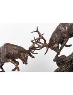 Sculpture en bronze « Combat de Cerfs ».