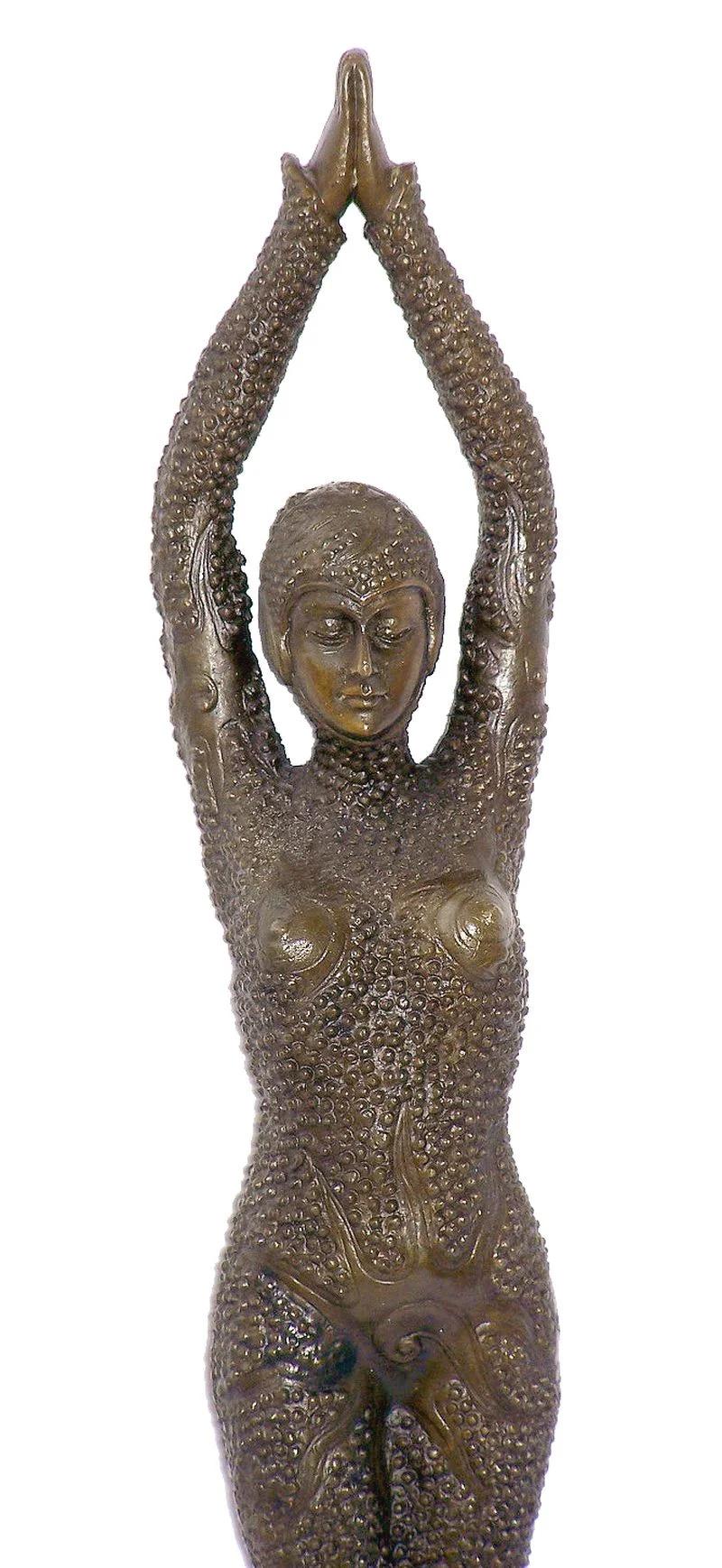 Art Deco Bronze Sculpture, Contemporary Sculpture Signed D.H Chiparus, XXIst Century. For Sale