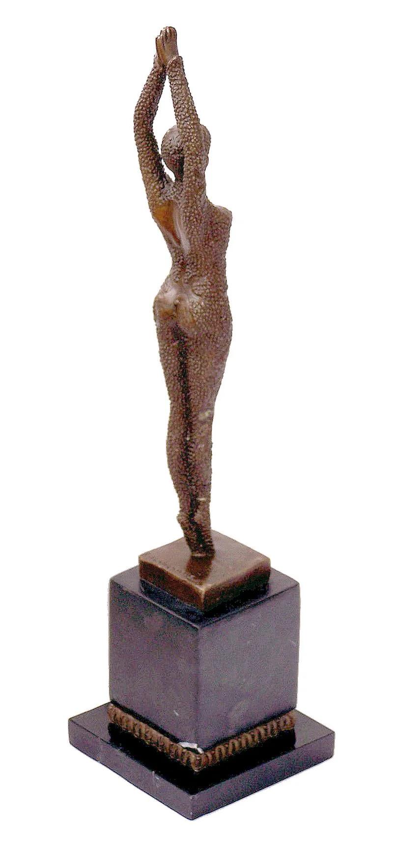 French Bronze Sculpture, Contemporary Sculpture Signed D.H Chiparus, XXIst Century. For Sale