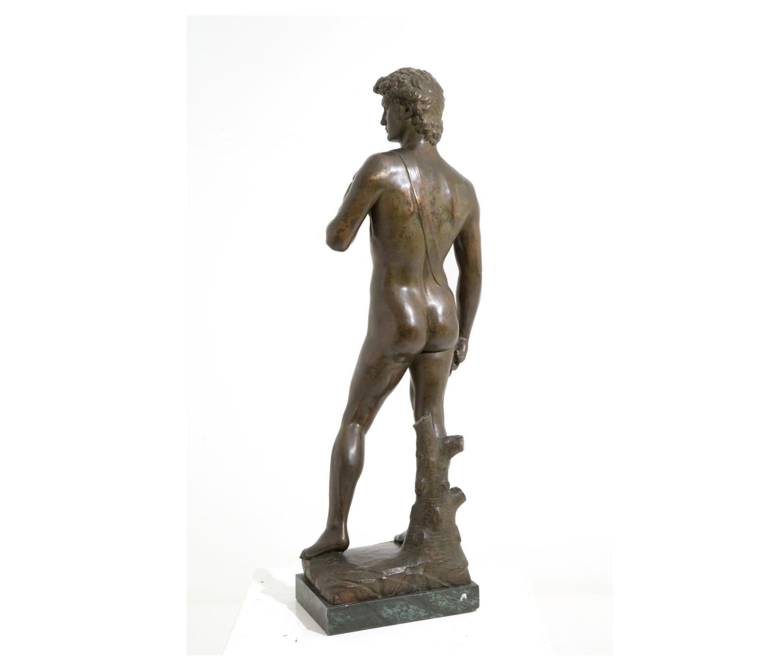 Bronze Sculpture depicting ''DAVID''.  Green Marble Base  Late 19th century.  In Good Condition For Sale In Madrid, ES