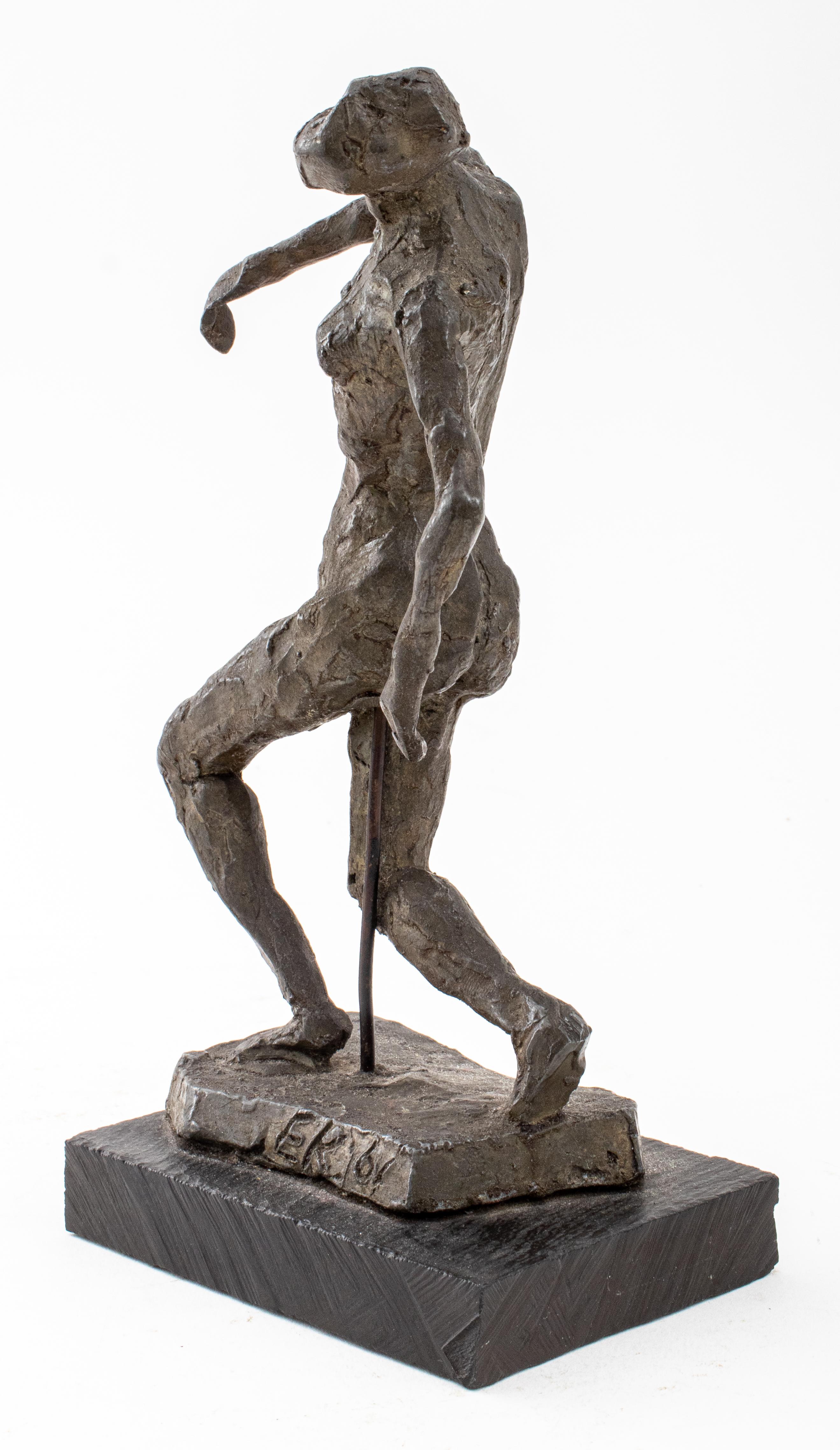 Sculpture de danseuse féminine d'après Edgar Degas EK 61 signée  Bon état - En vente à New York, NY