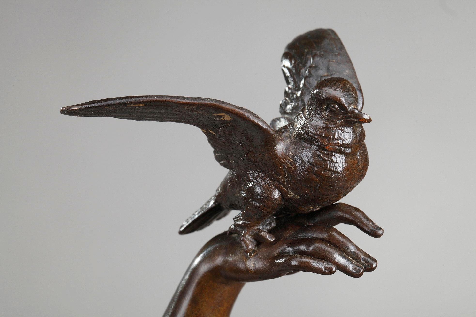 Sculpture en bronze Femme Aux Colombes de Charles-Alphonse Gumery Bon état - En vente à Paris, FR