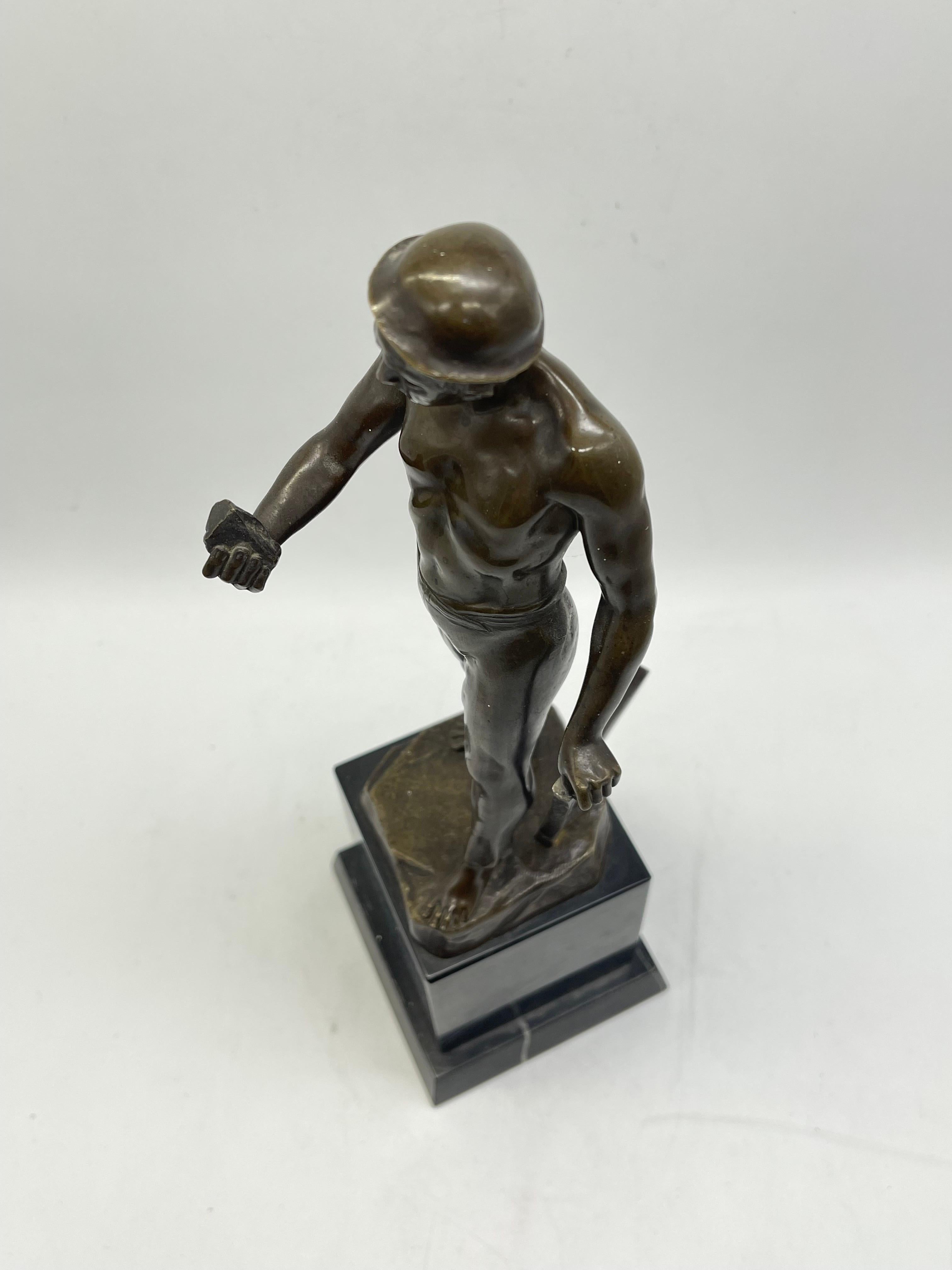 Bronzeskulptur / Figur Miner auf Marmorsockel, wahrscheinlich Deutschland im Angebot 2